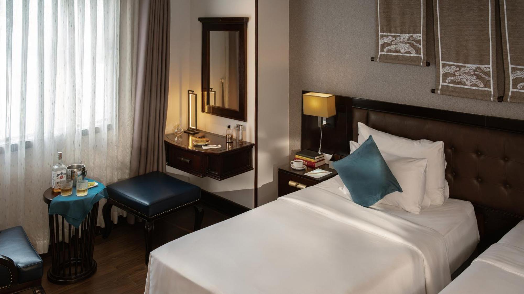 Deluxe Twin Room Daily Minibar & 1 time Afternoon Tea,1695755506:JPEG
