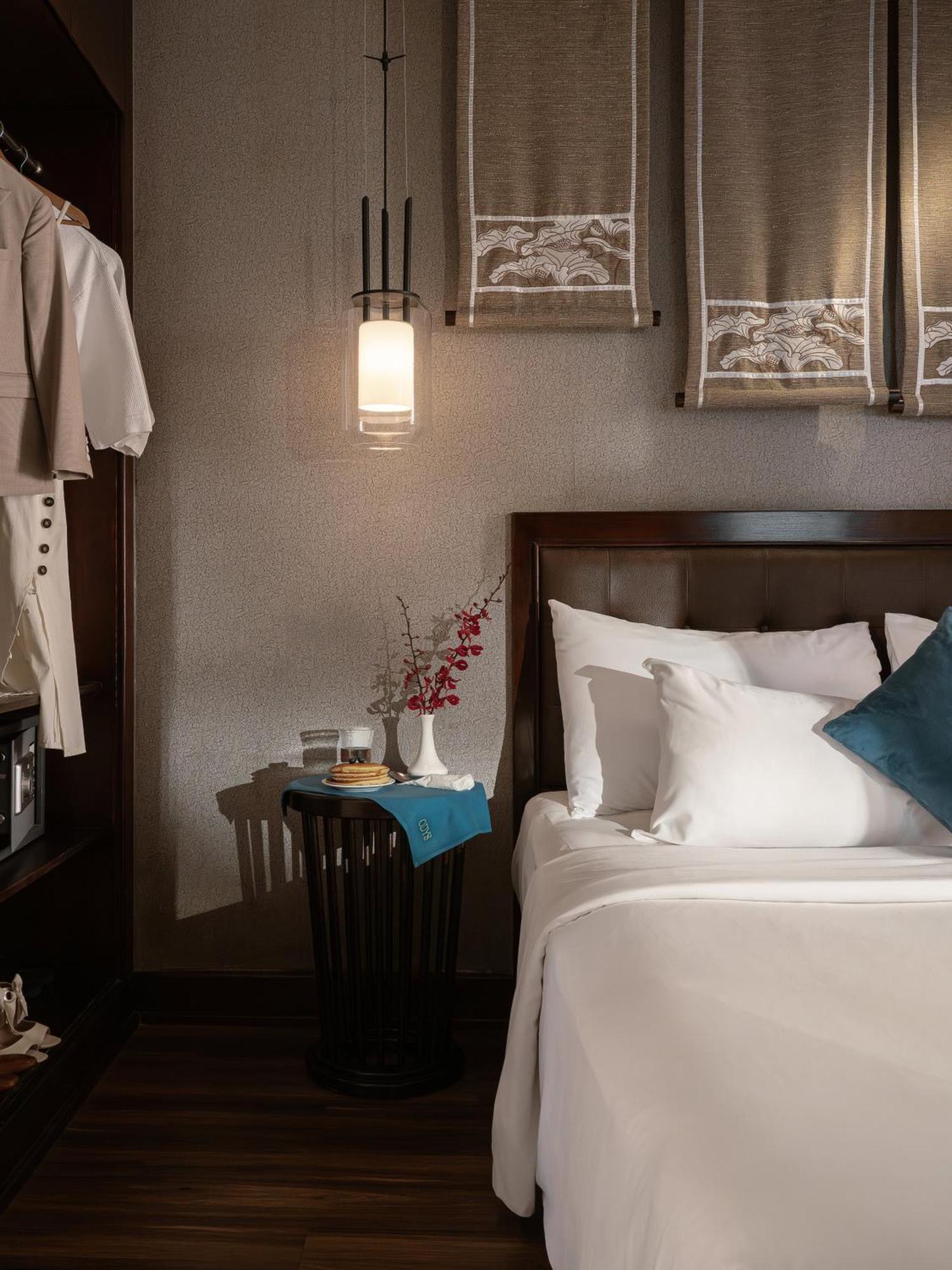 Superior Double Room No Window Daily Minibar & 1 time Afternoon Tea