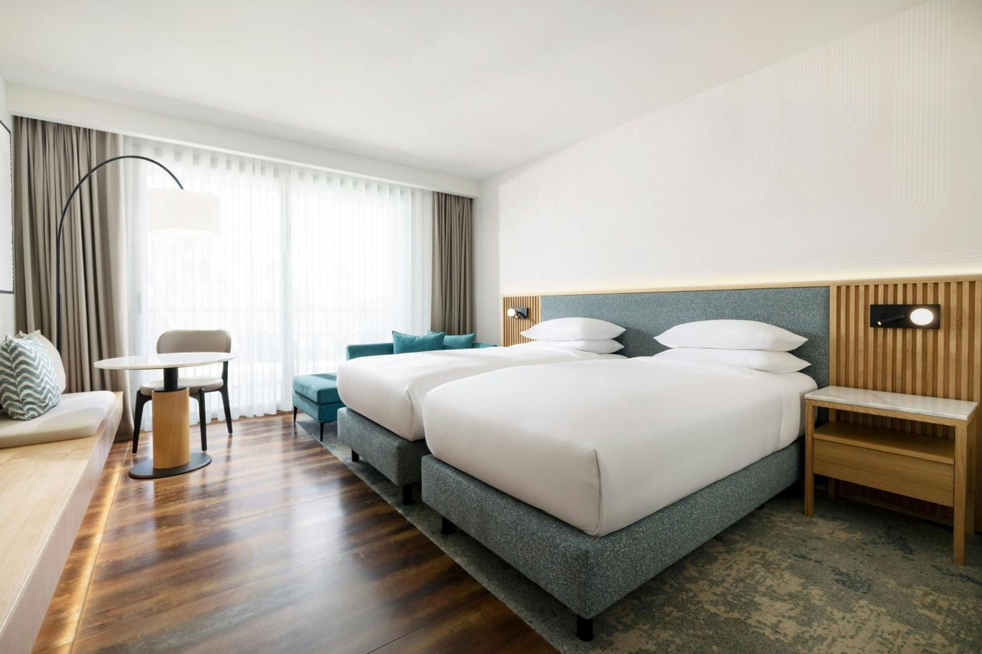 Deluxe Twin Room Balcony Resort View