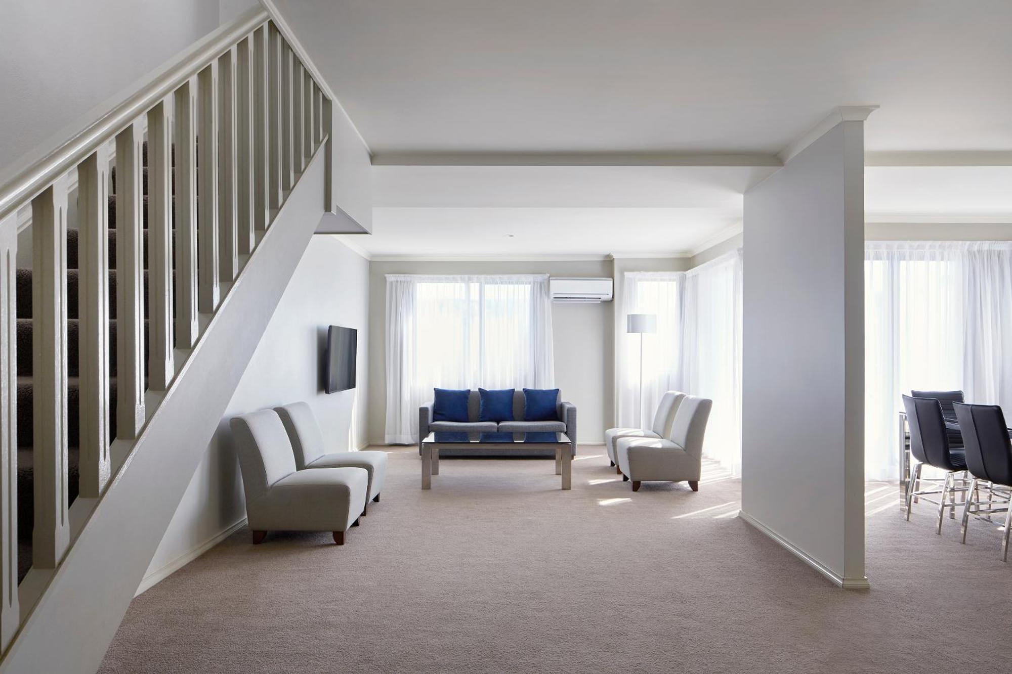 Three-Bedroom Deluxe Apartment