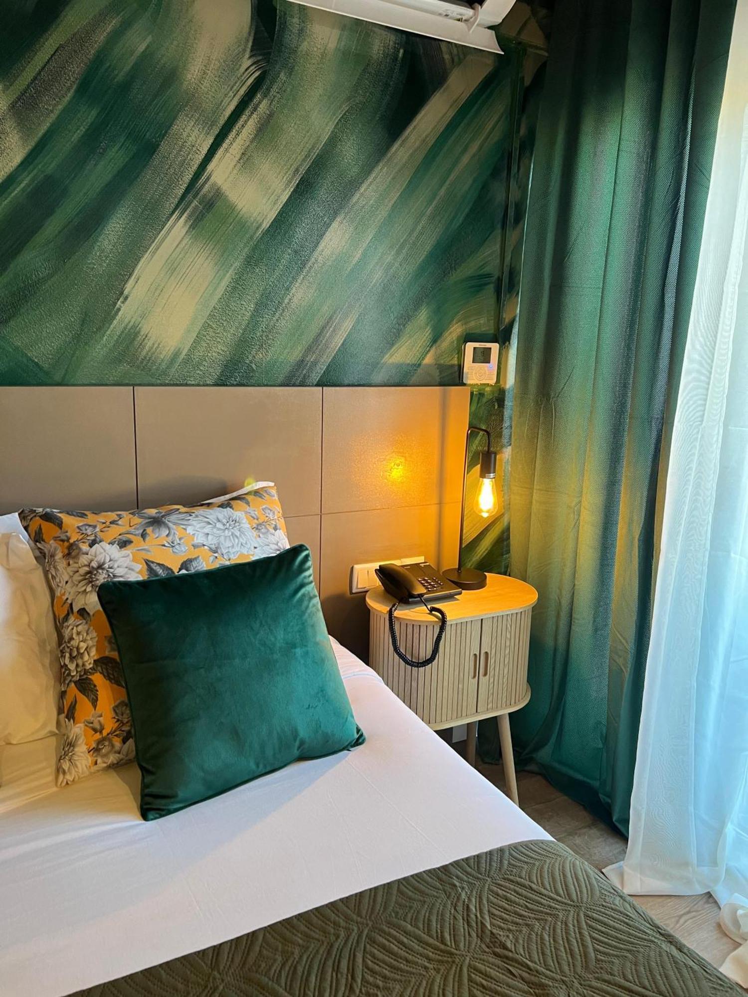 Deluxe Double Room,1693272982:JPEG