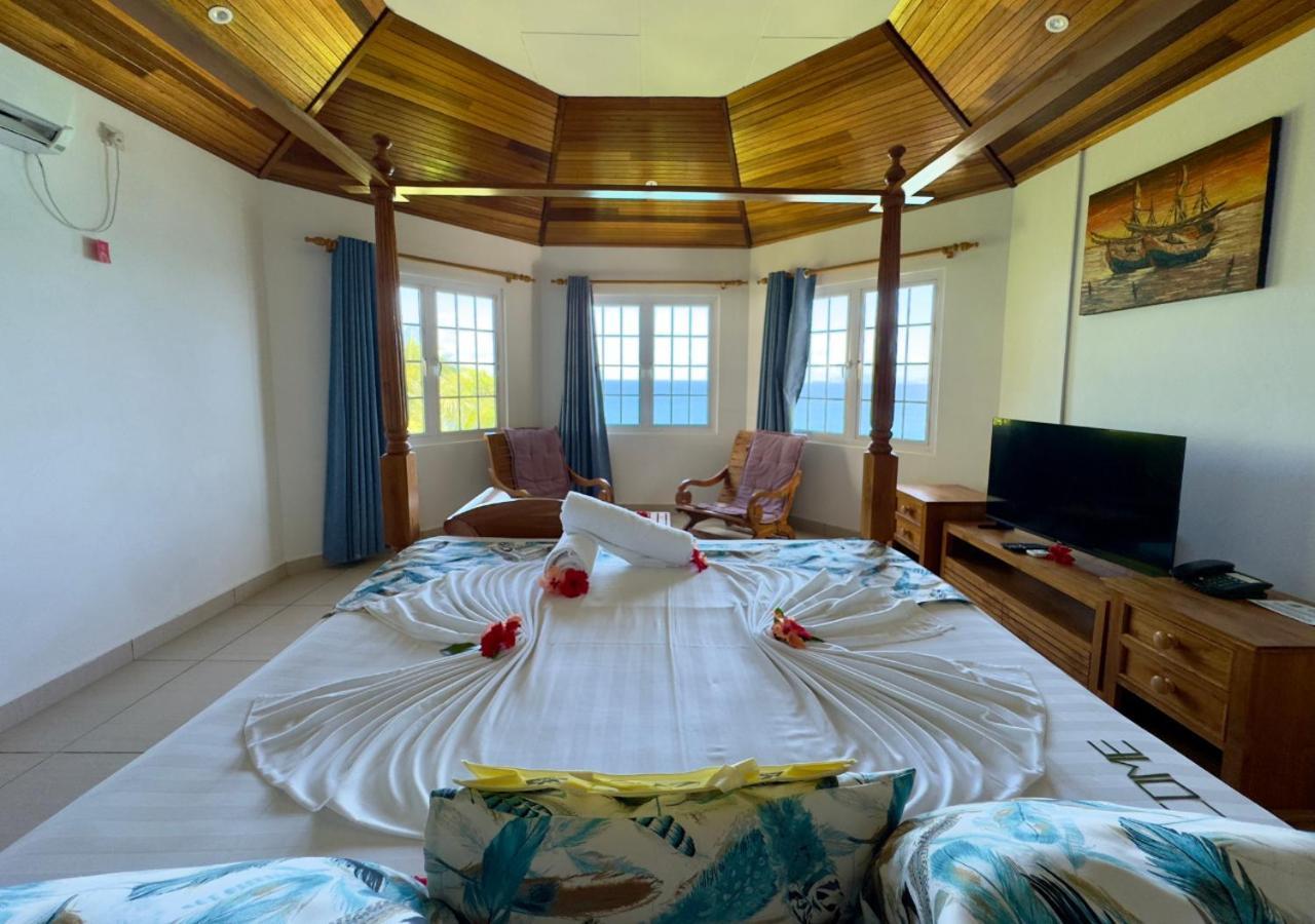 Honeymoon Suite