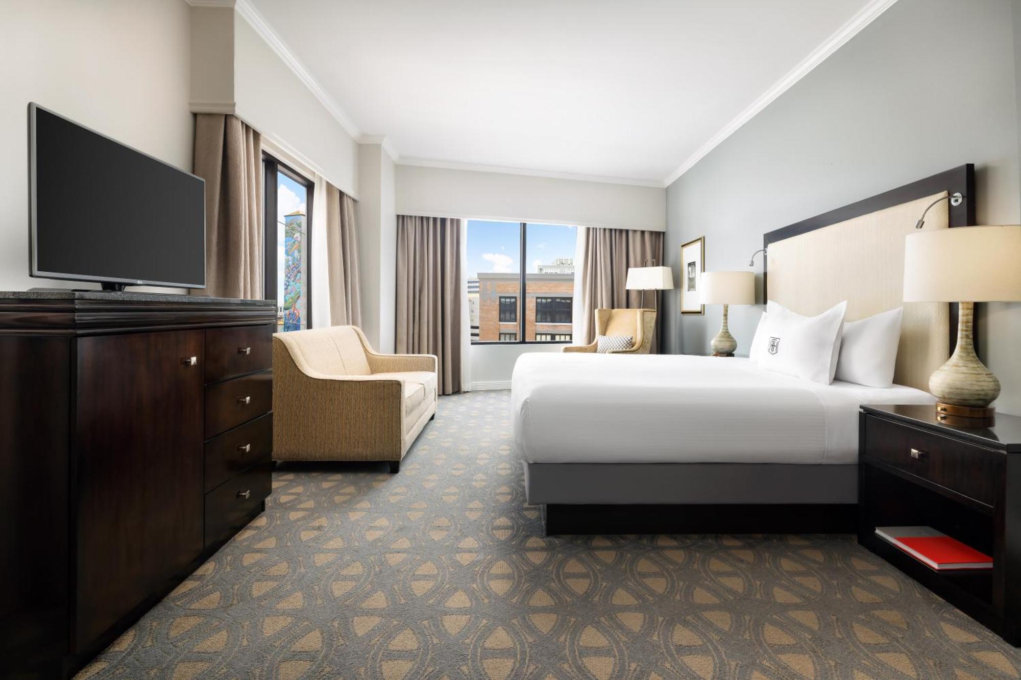 Premier Room 1 King Bed,1705563602:JPEG