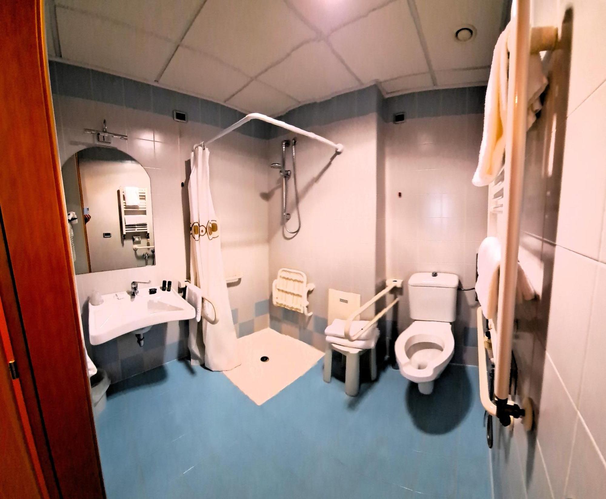 Double or Twin Room Disability Access
