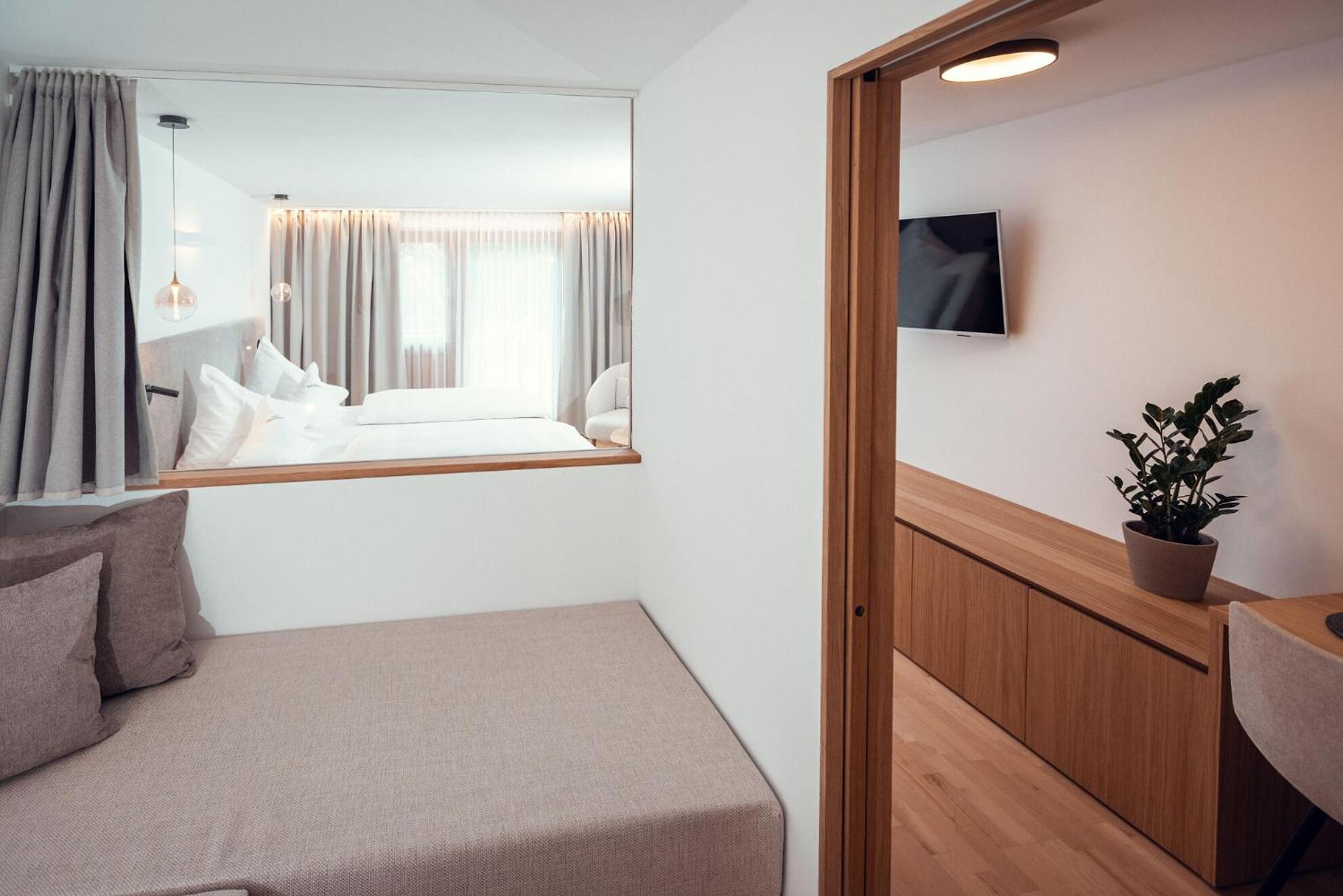 Junior Suite,1697067745:JPEG