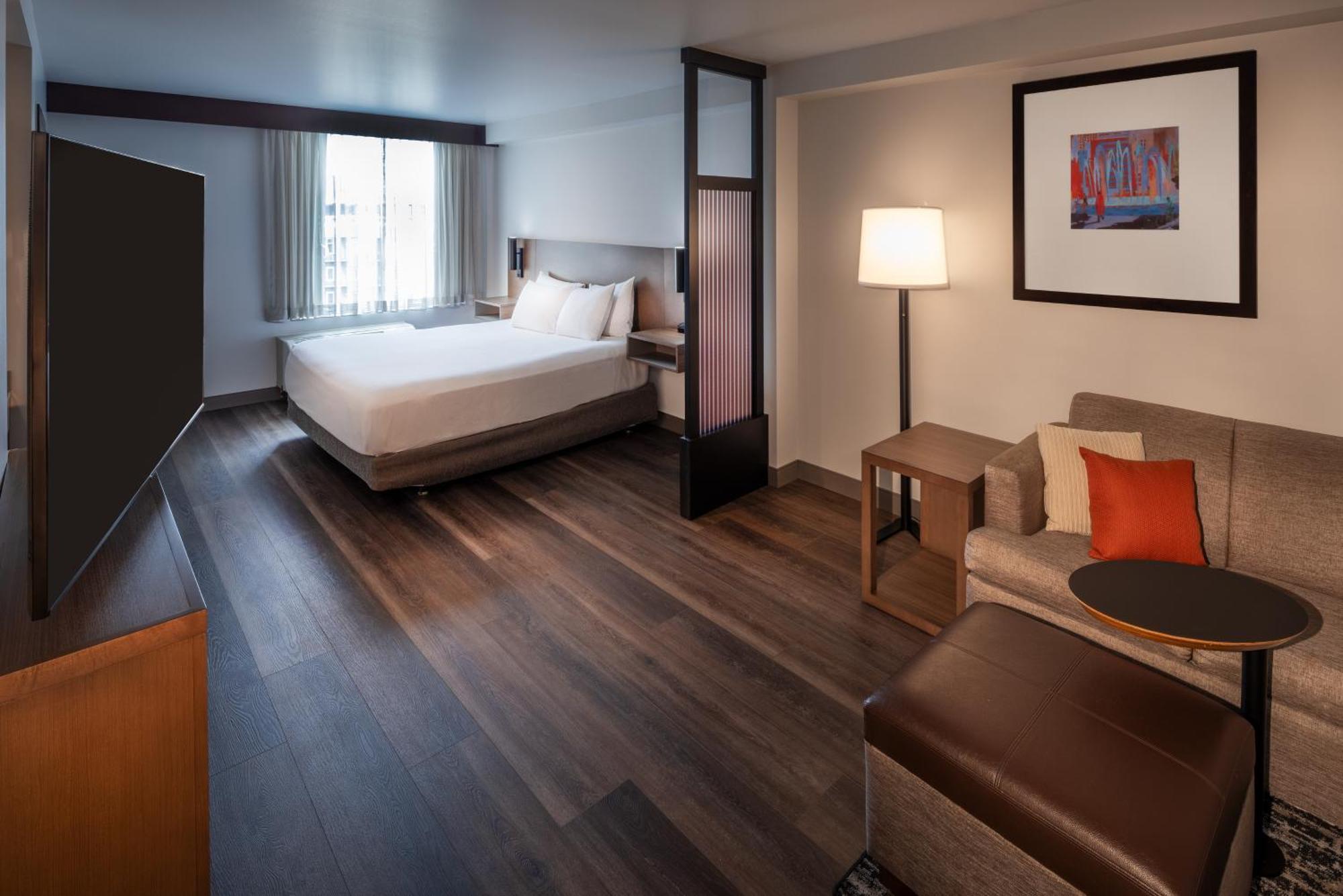 King Room with Sofa Bed,1697081556:JPEG