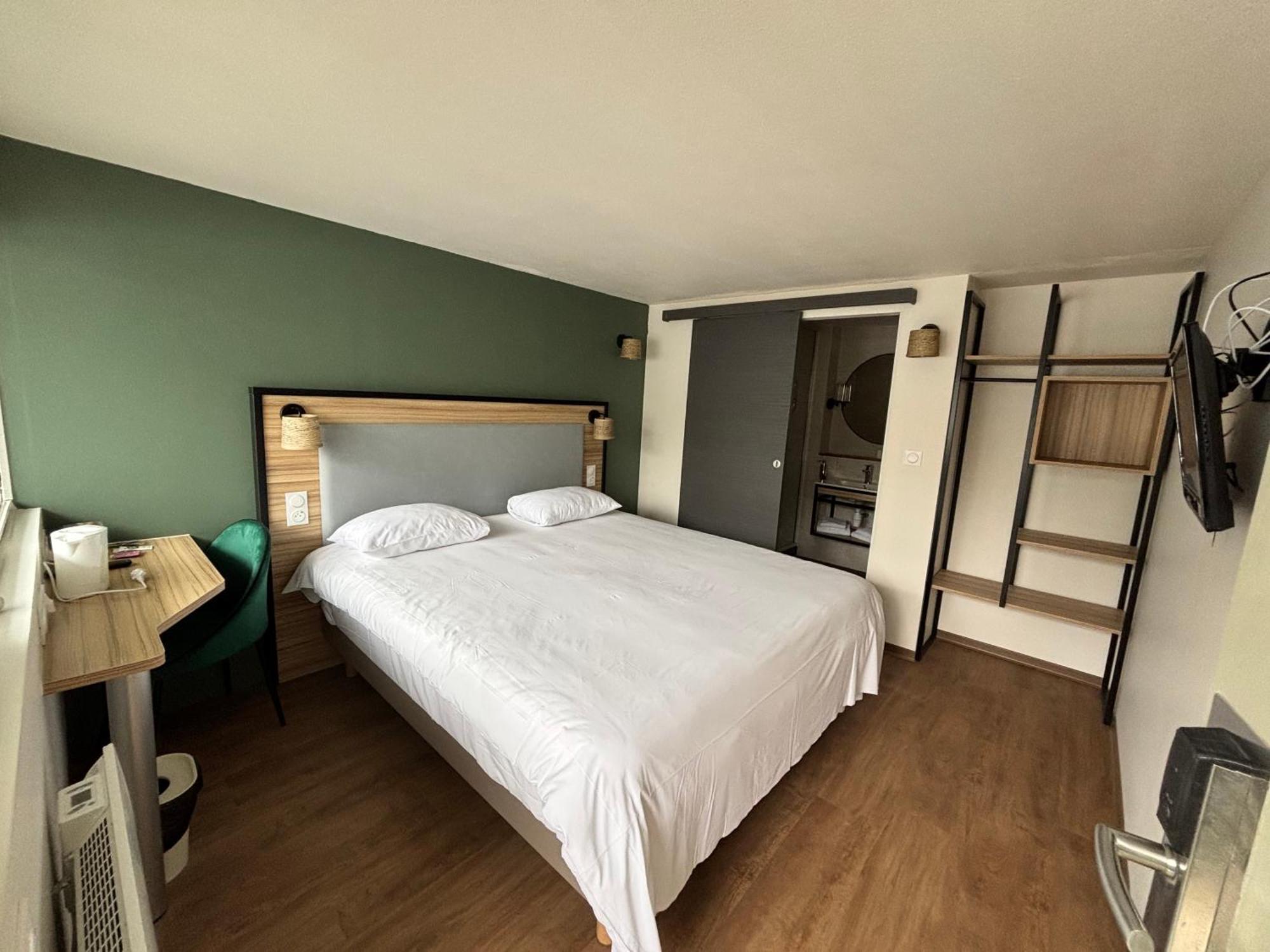 Double Room,1706827799:JPEG