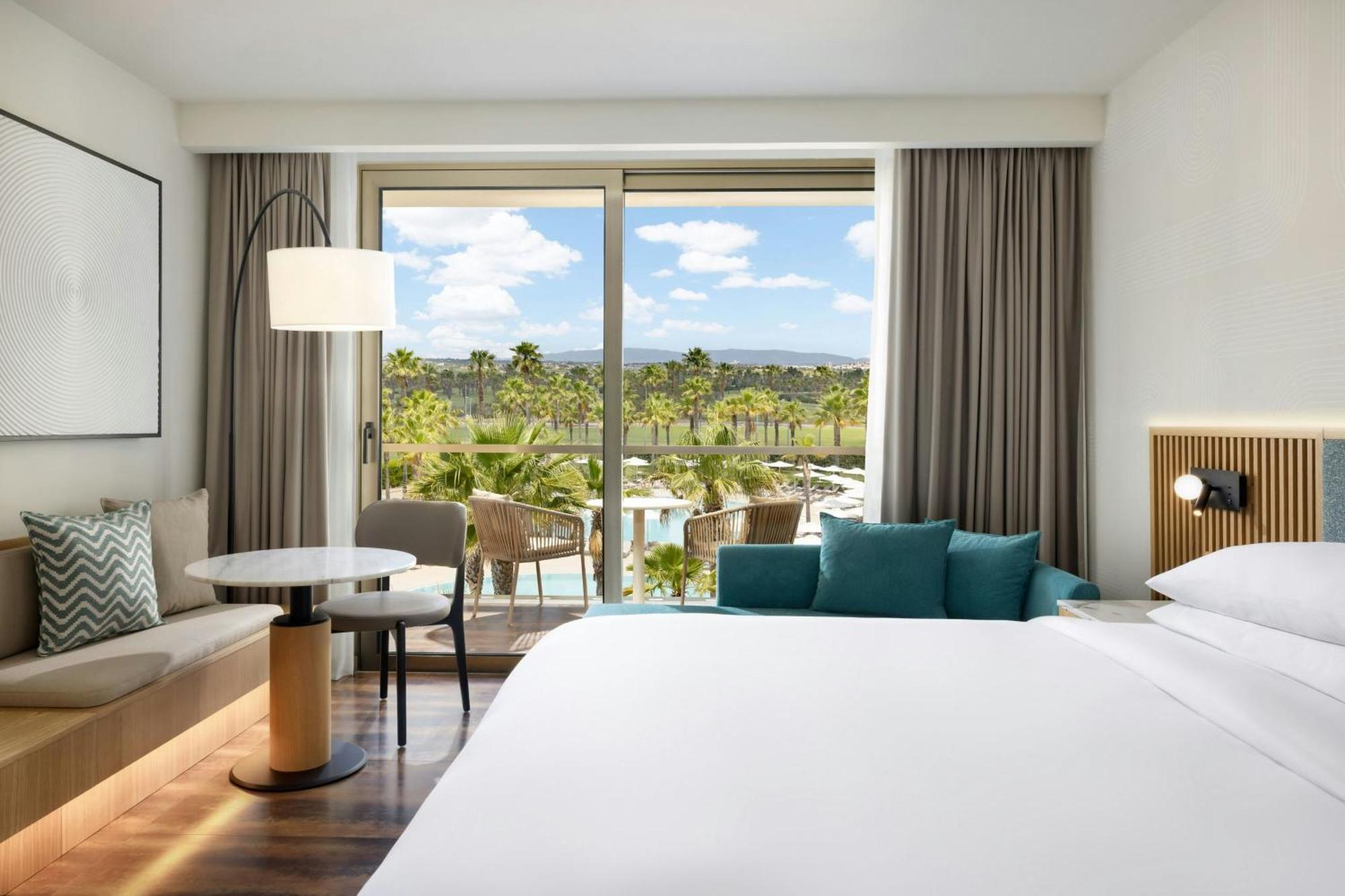 Deluxe King Room Balcony Sea View