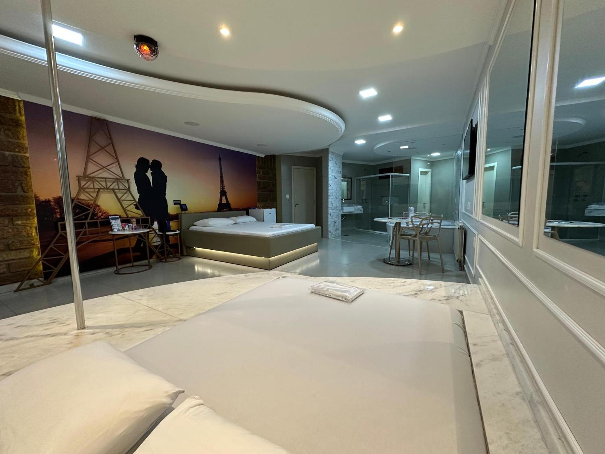 Suite Spa Bath,1698182323:JPEG