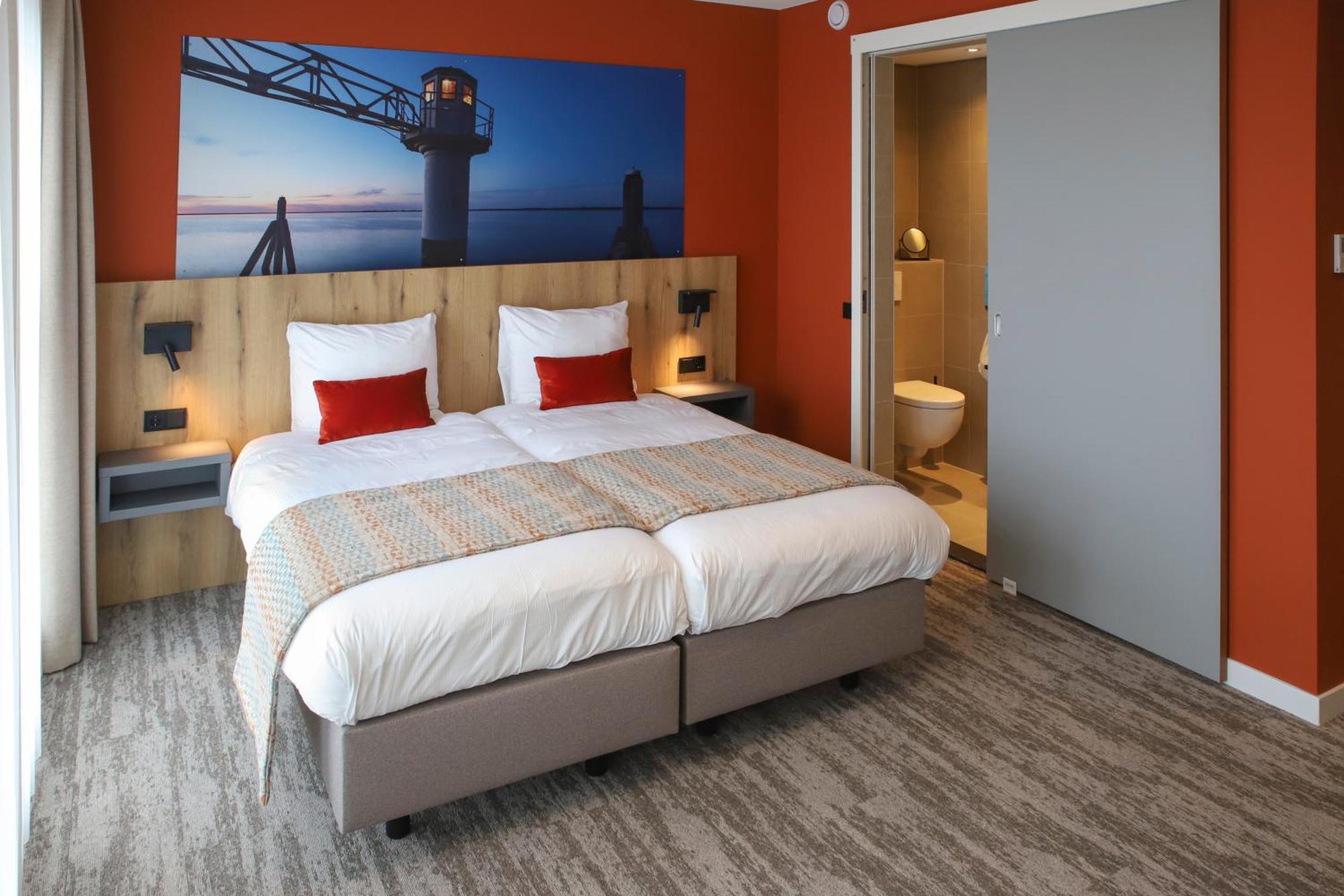 Standard Queen Room Sea View