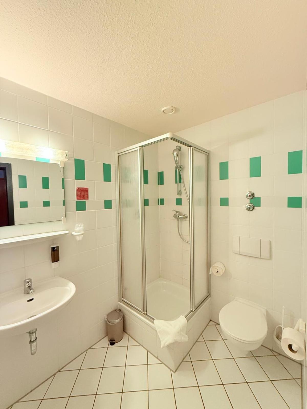 Single Room,1697774809:JPEG