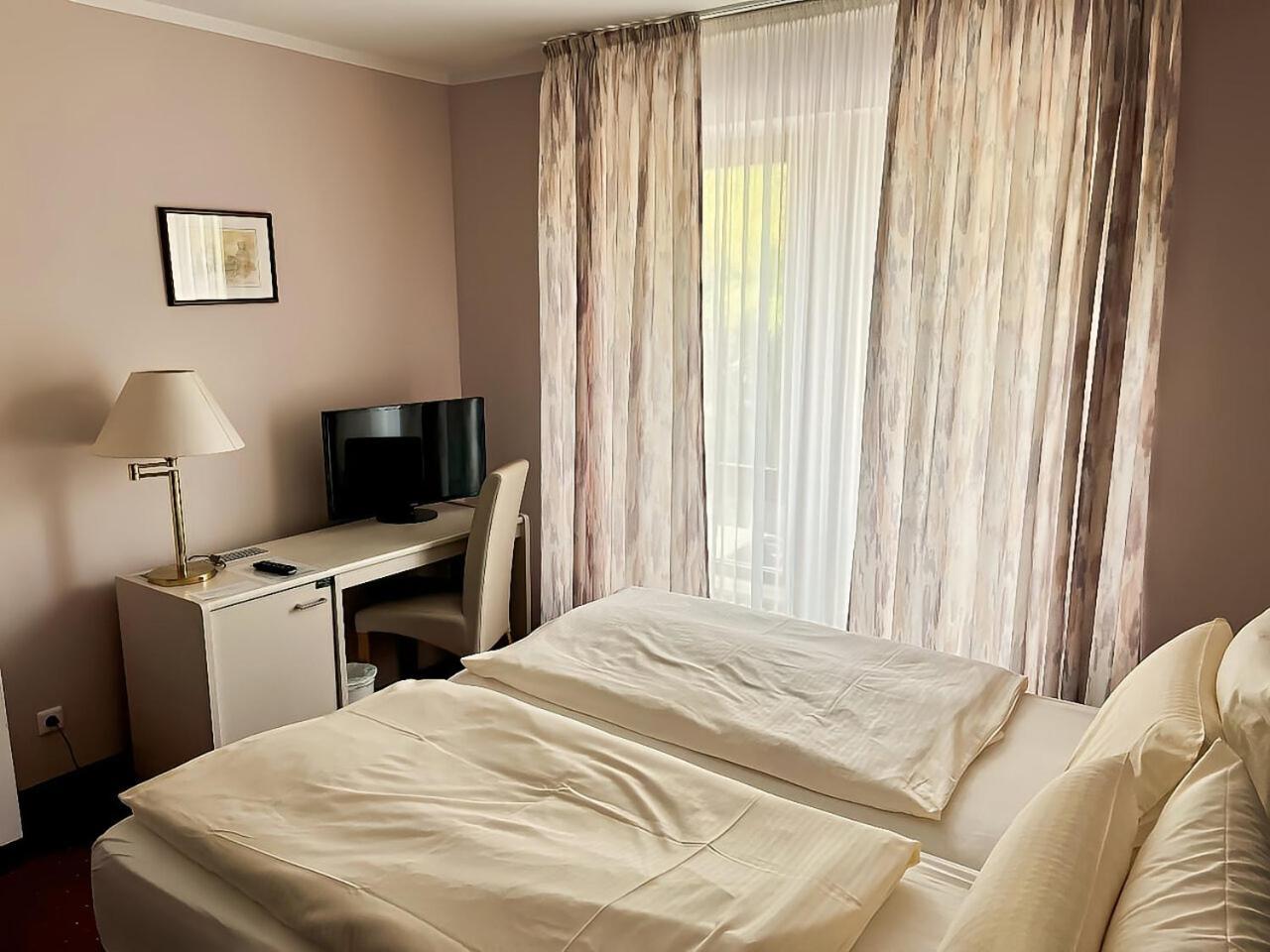 Double Room,1697778407:JPEG