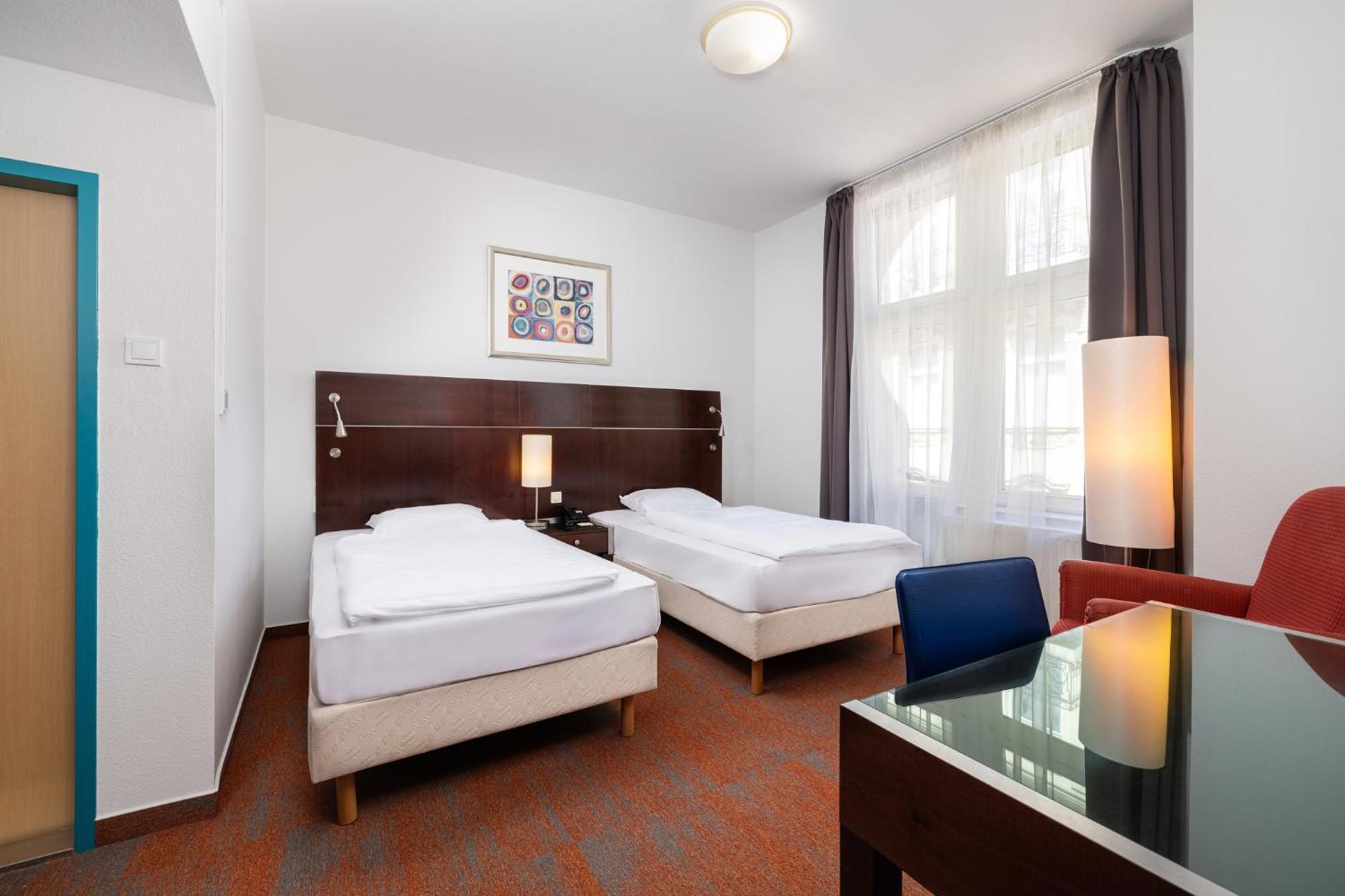 Double or Twin Room,1697783984:JPEG