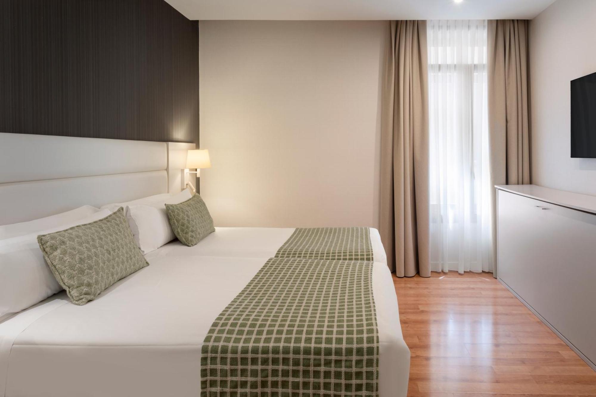 Triple Room,1697787542:JPEG