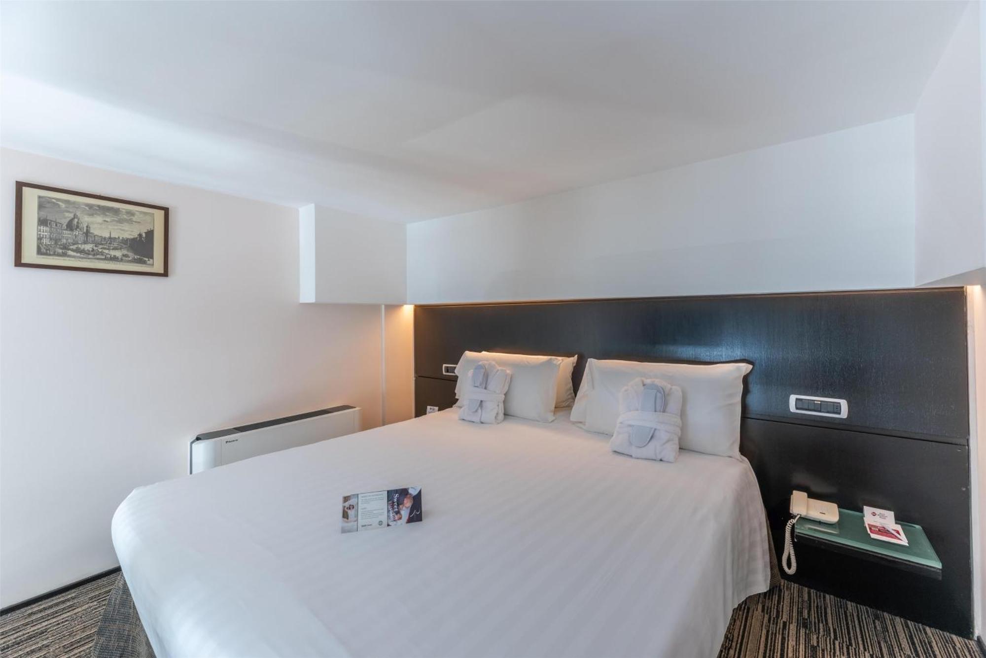 Deluxe King Room,1697792871:JPEG