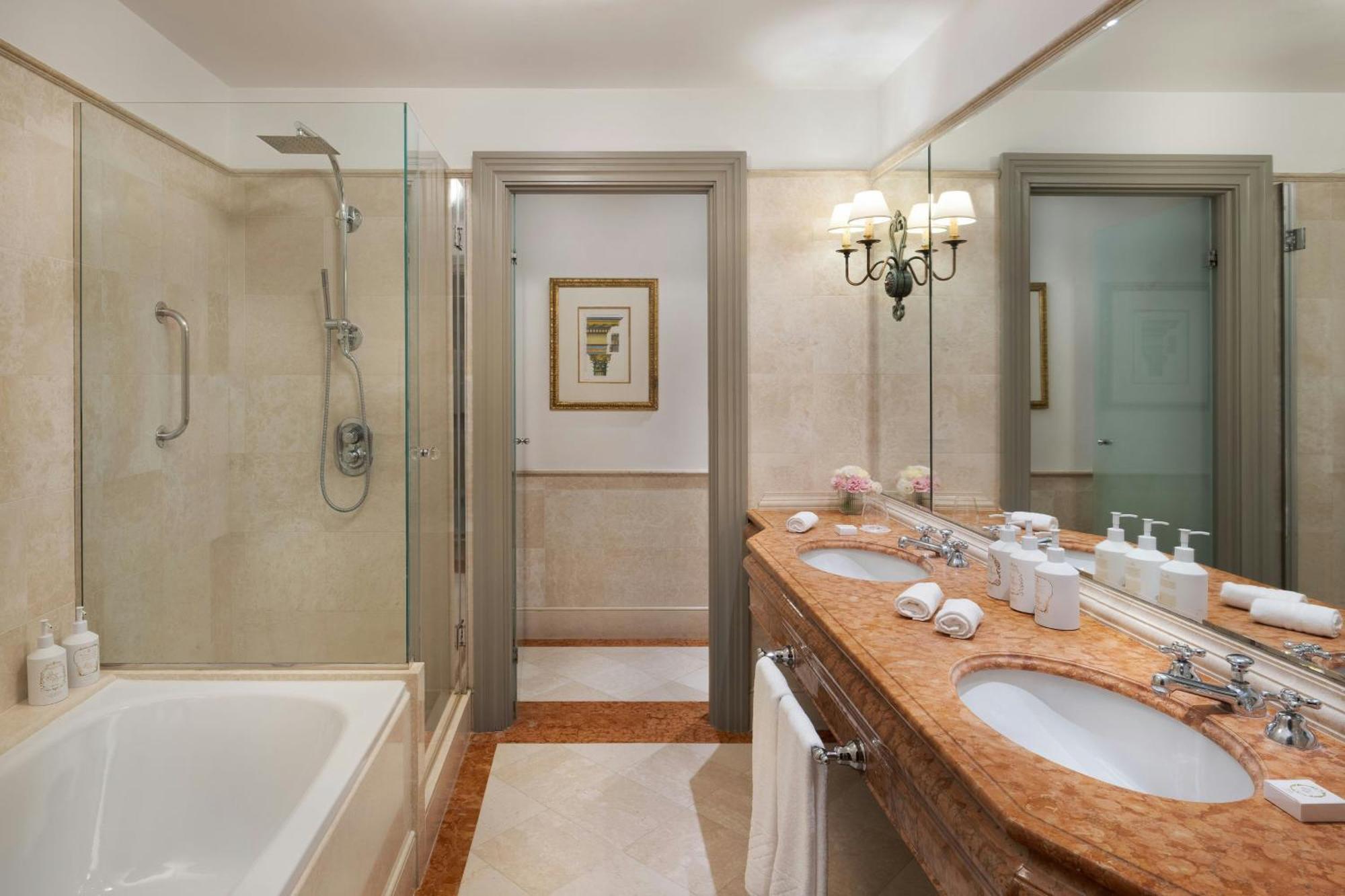 Classic Junior King Suite