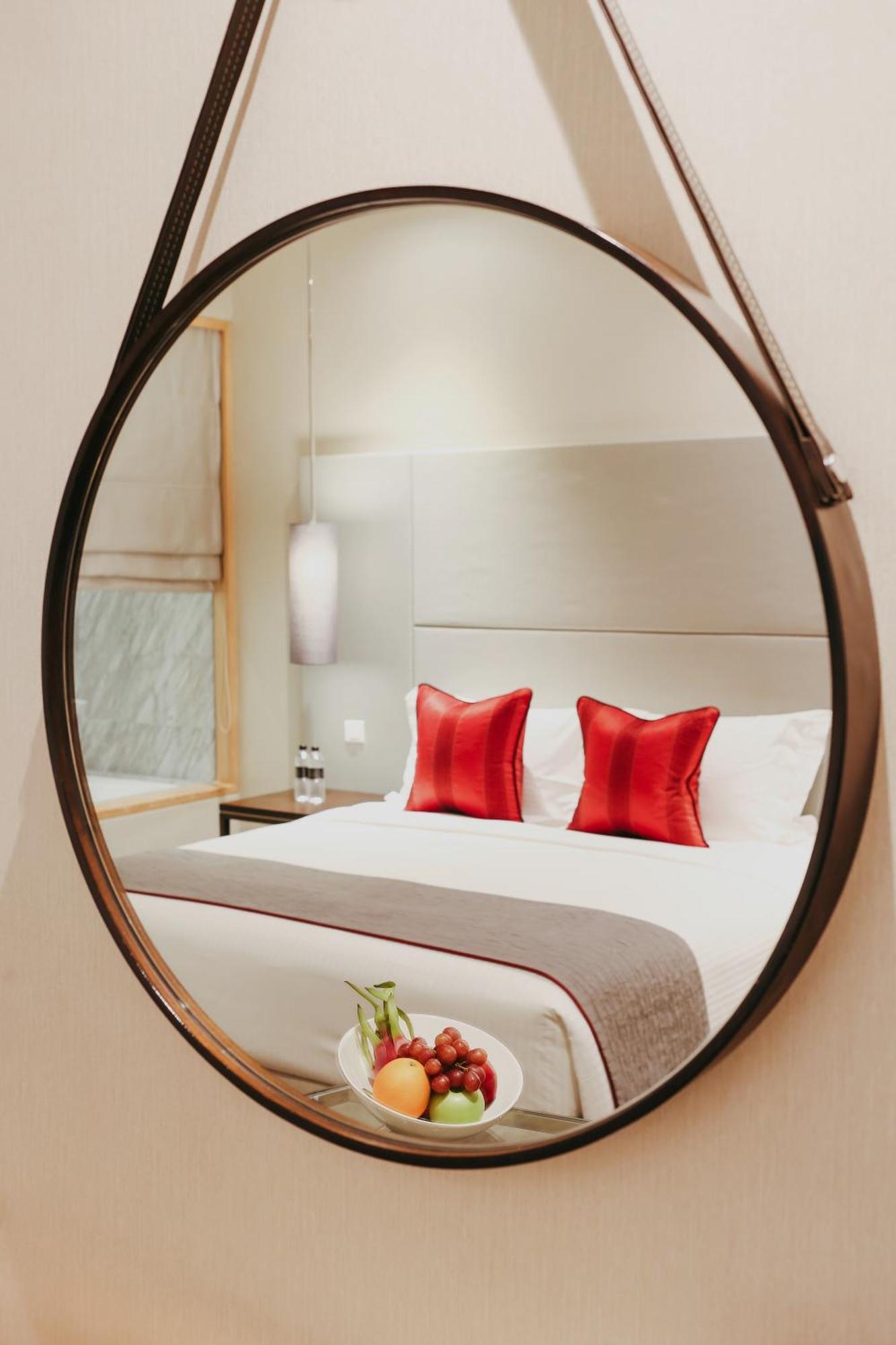 Premier Double Room Club Lounge Access