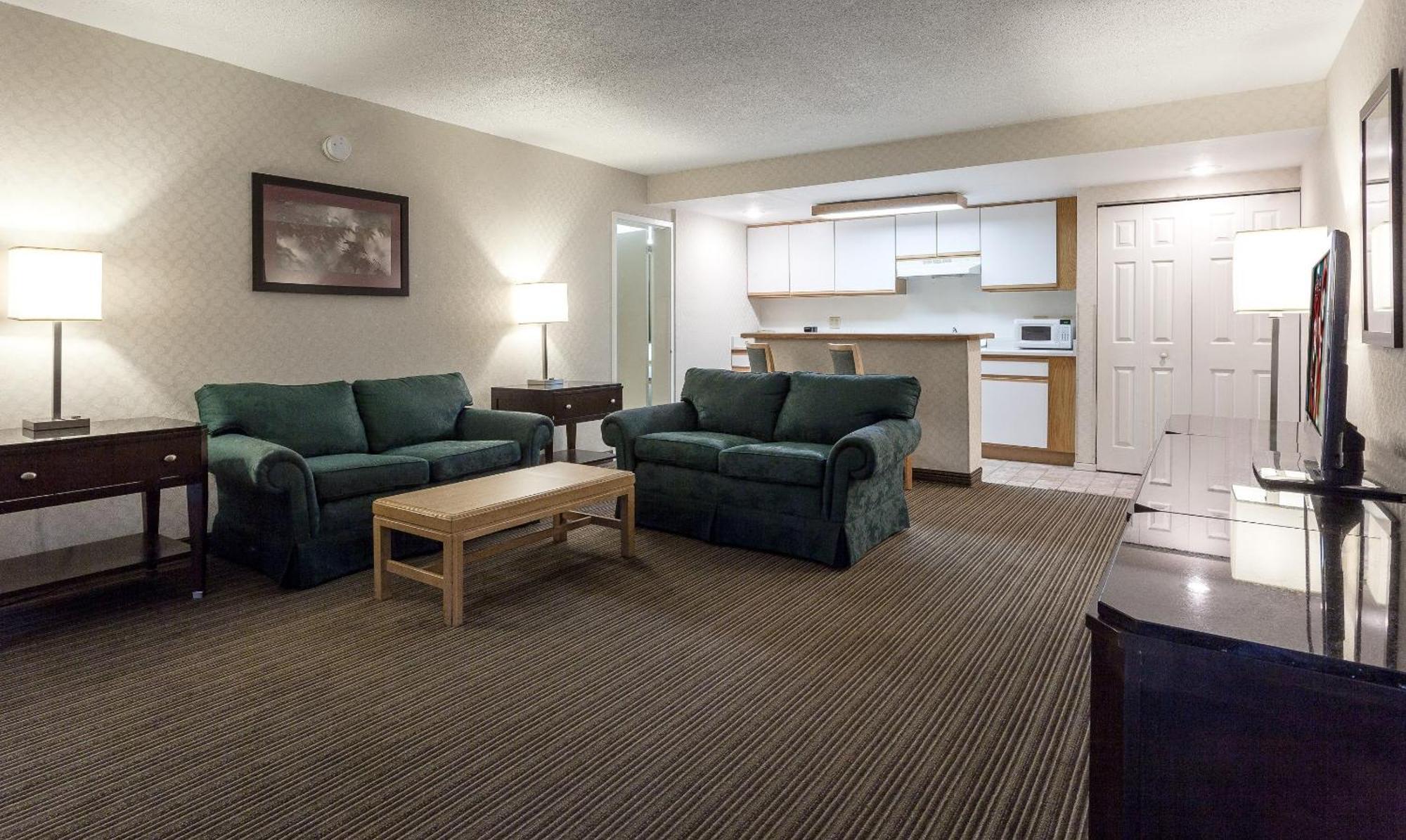 Suite King Kitchenette Pool View Non-Smoking