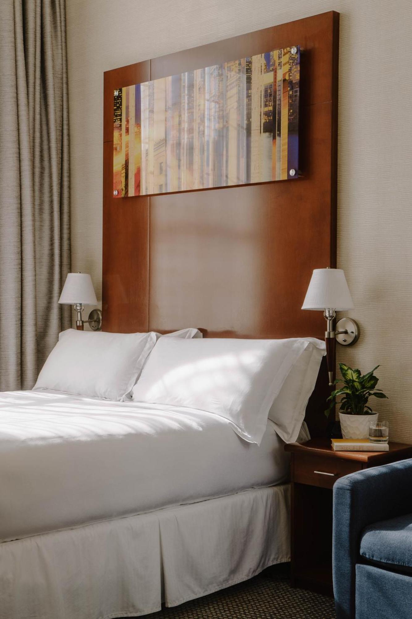 Standard Queen Room