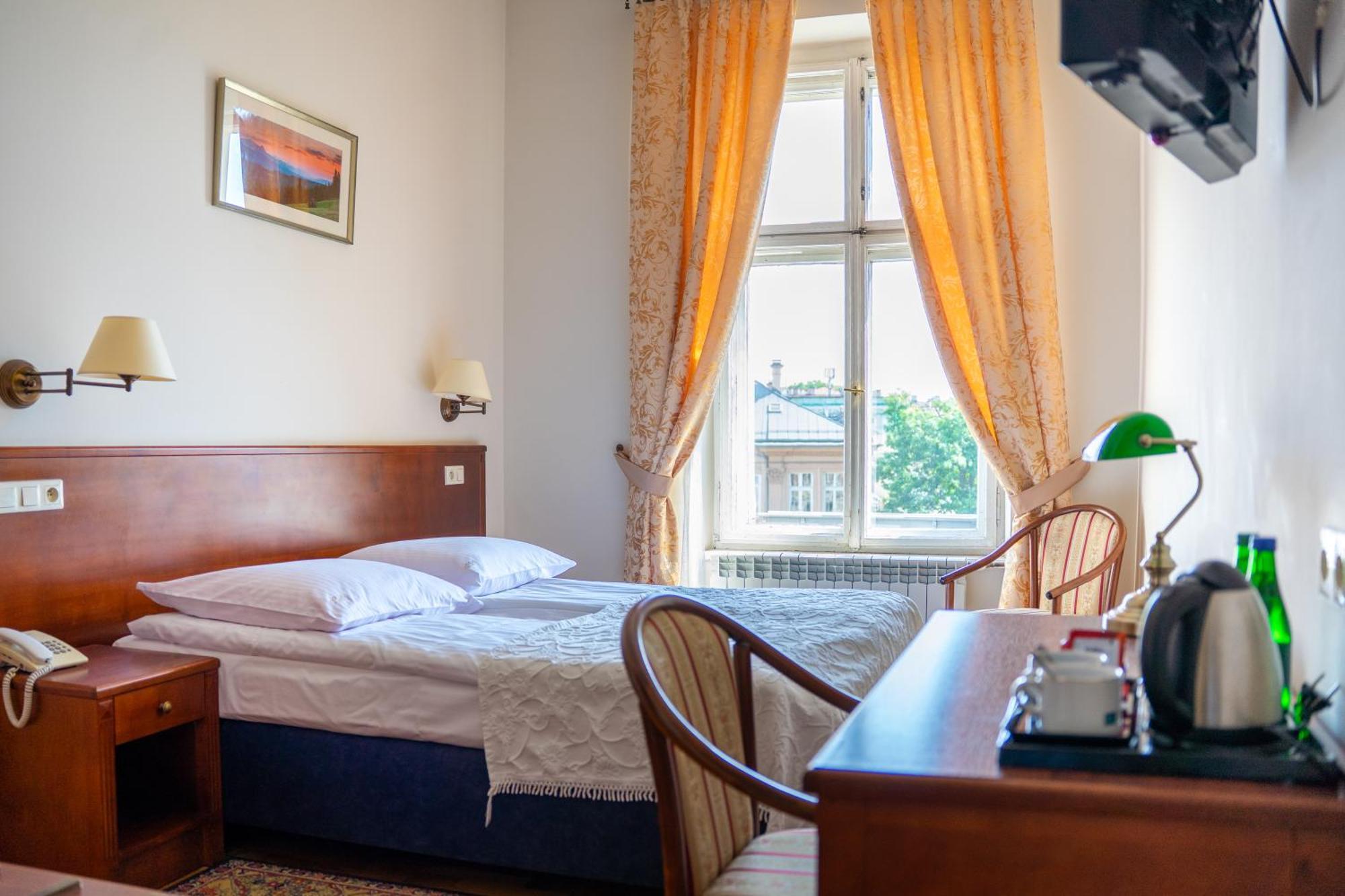 Double Room,1697800470:JPEG