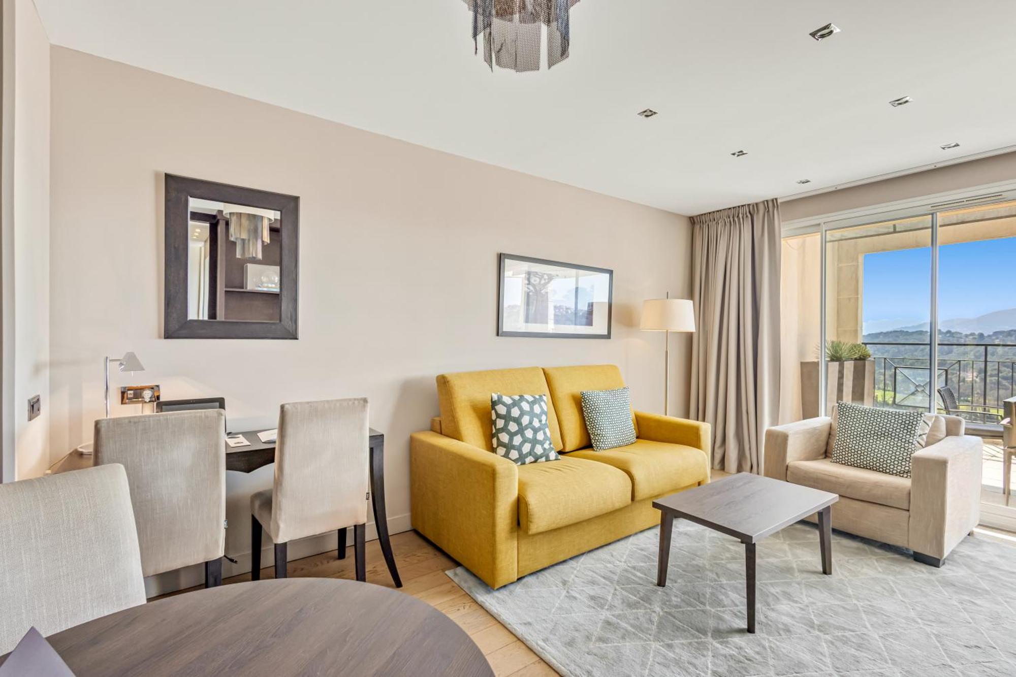 Top Floor Prestige Suite