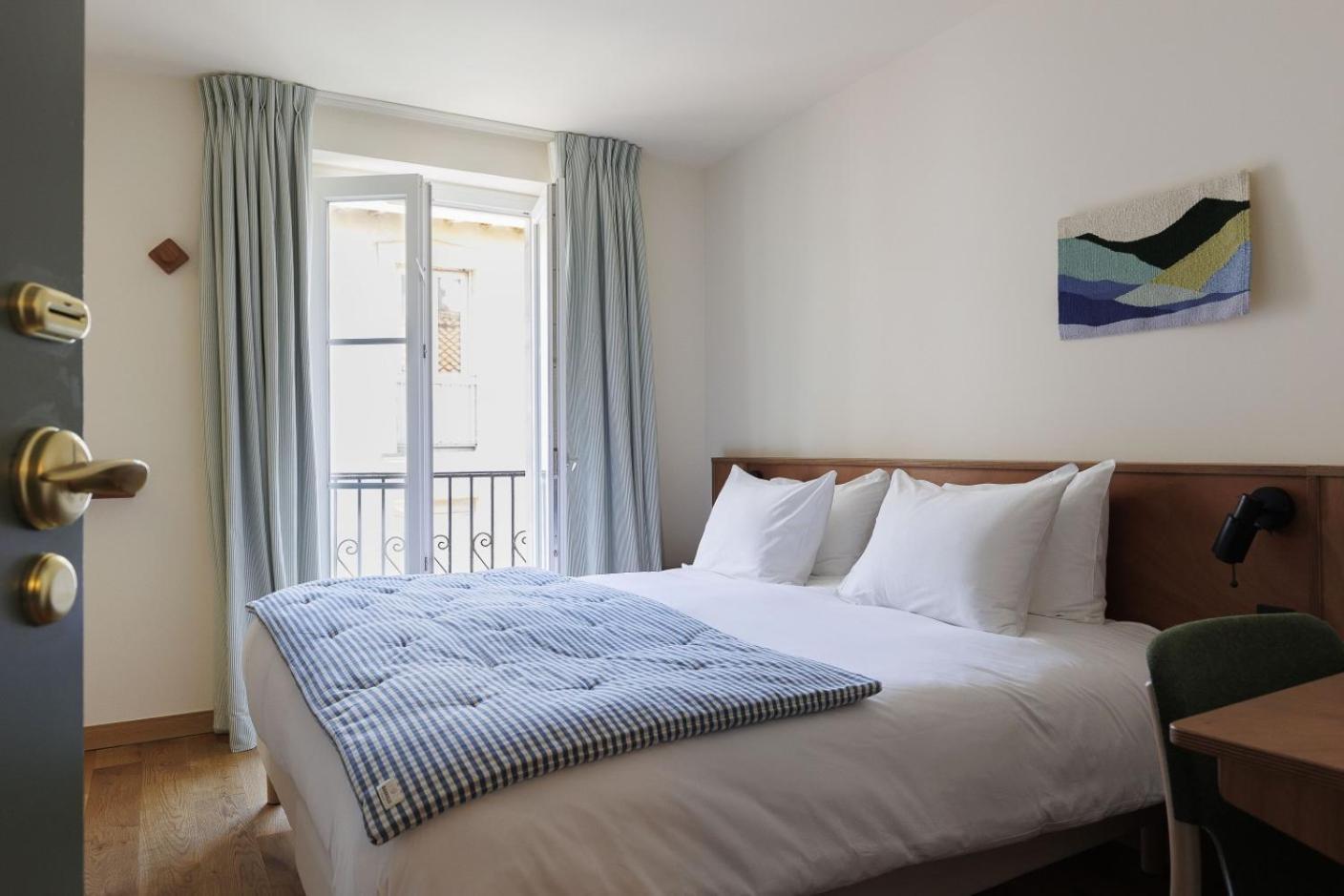Superior sea side room