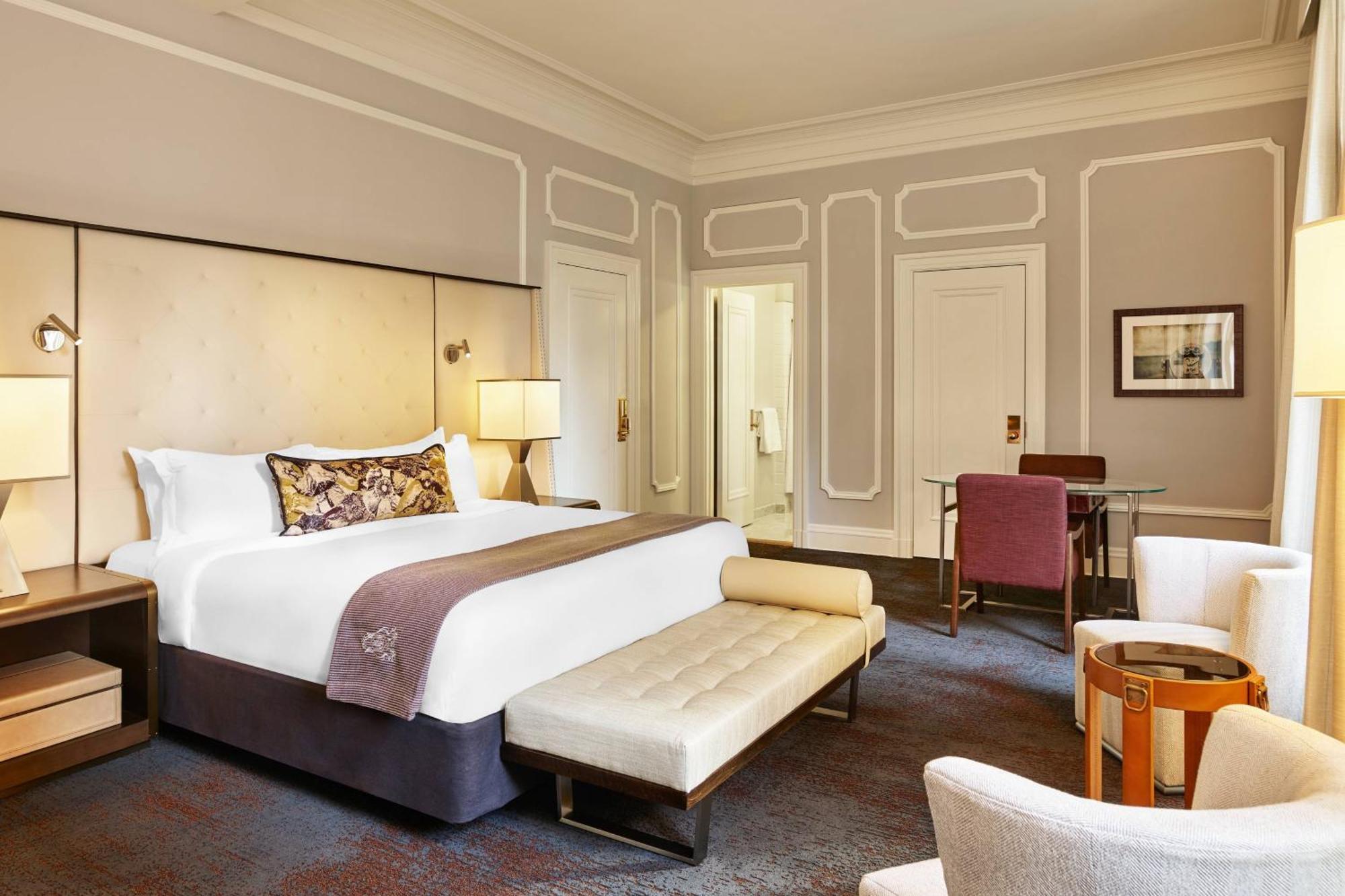 Grand Deluxe Room Larger Guest room 1 King City view,1697820295:JPEG