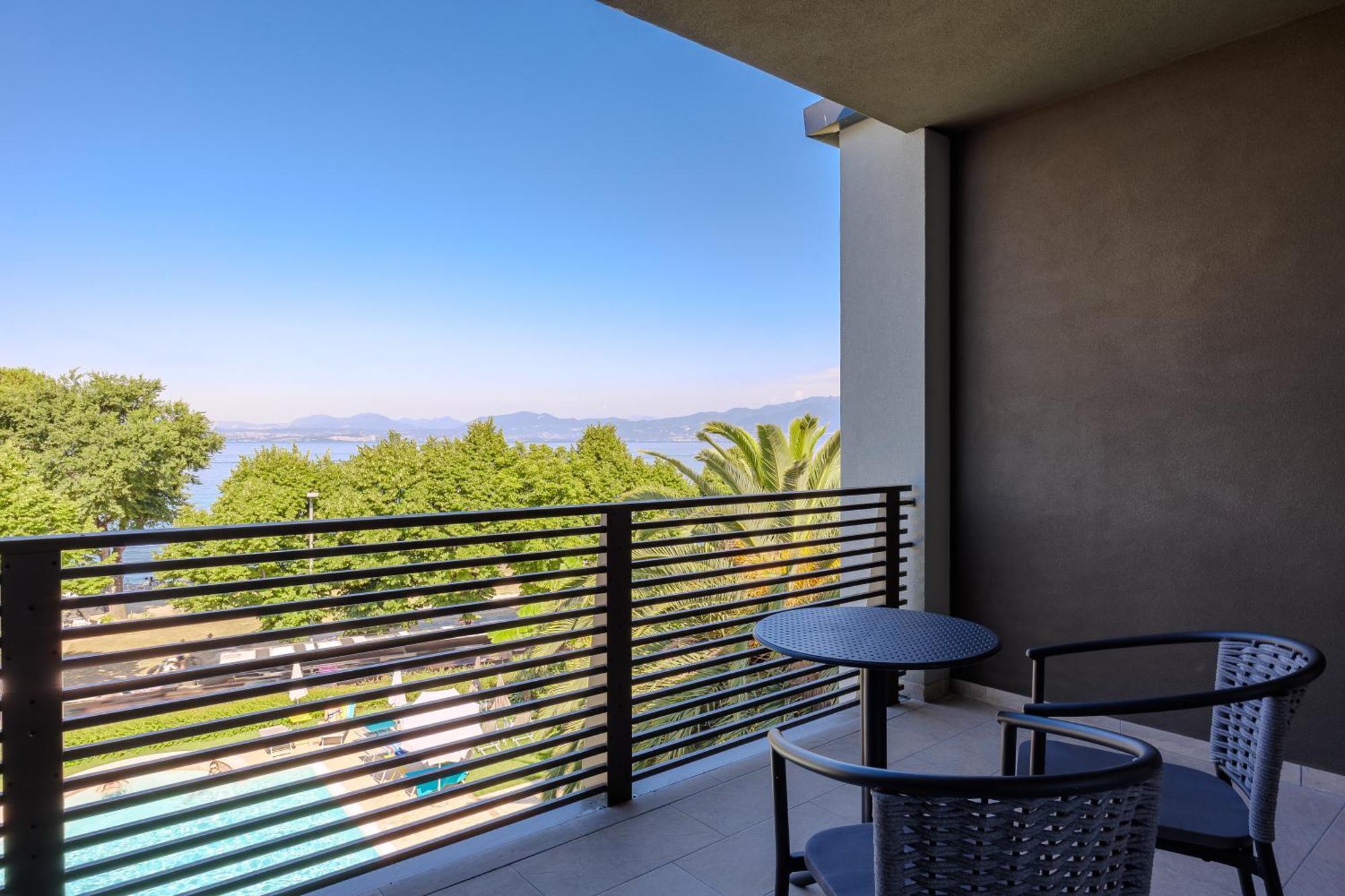 Panorama Double Room Lake View