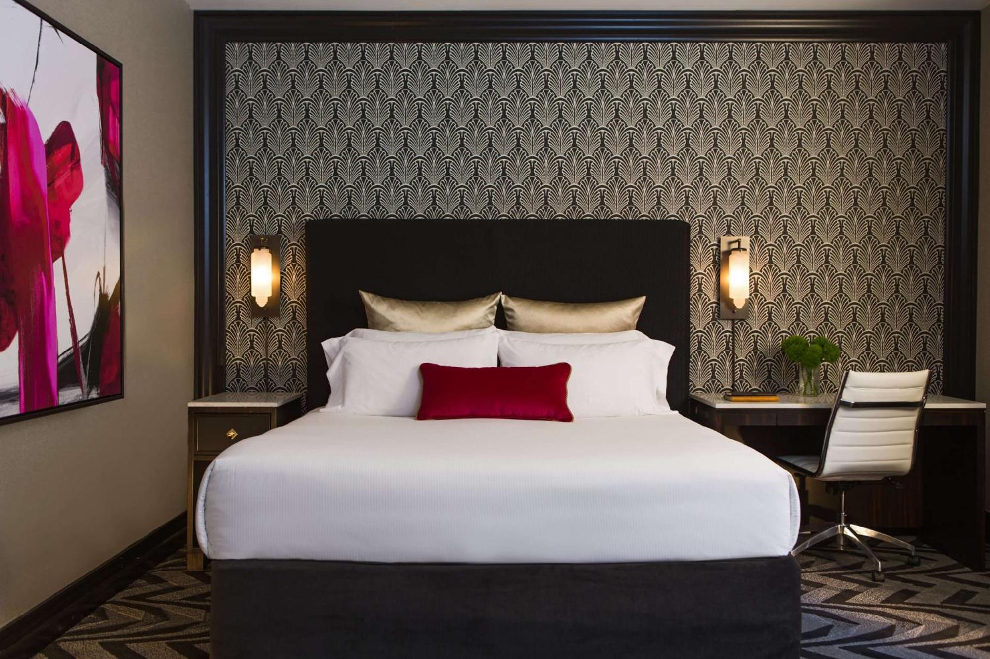 Deluxe Queen Room,1697837313:JPEG