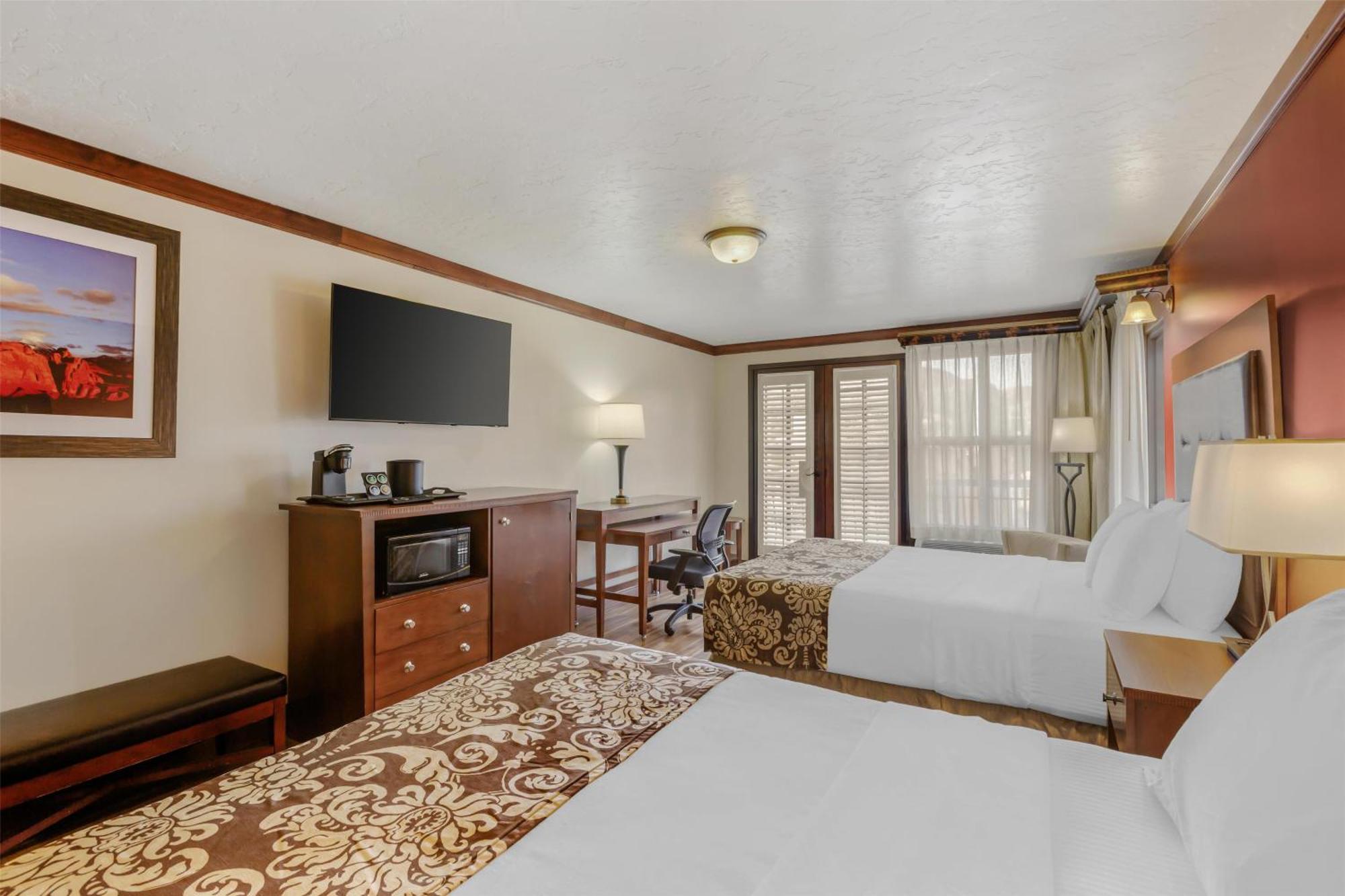 Queen Room with Two Queen Beds and Balcony - Non-Smoking