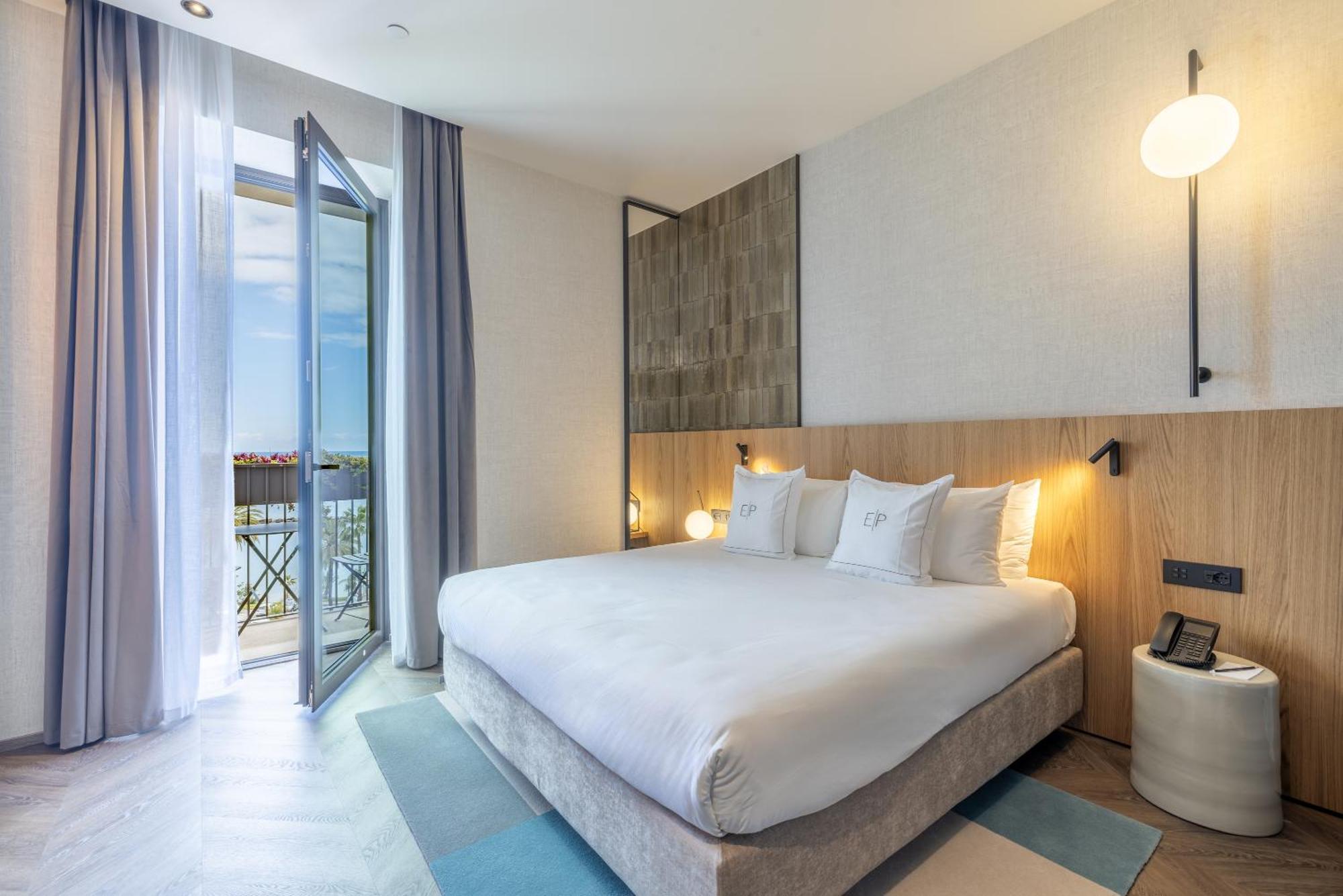Deluxe Double Room with Balcony and Sea View,1697842254:JPEG