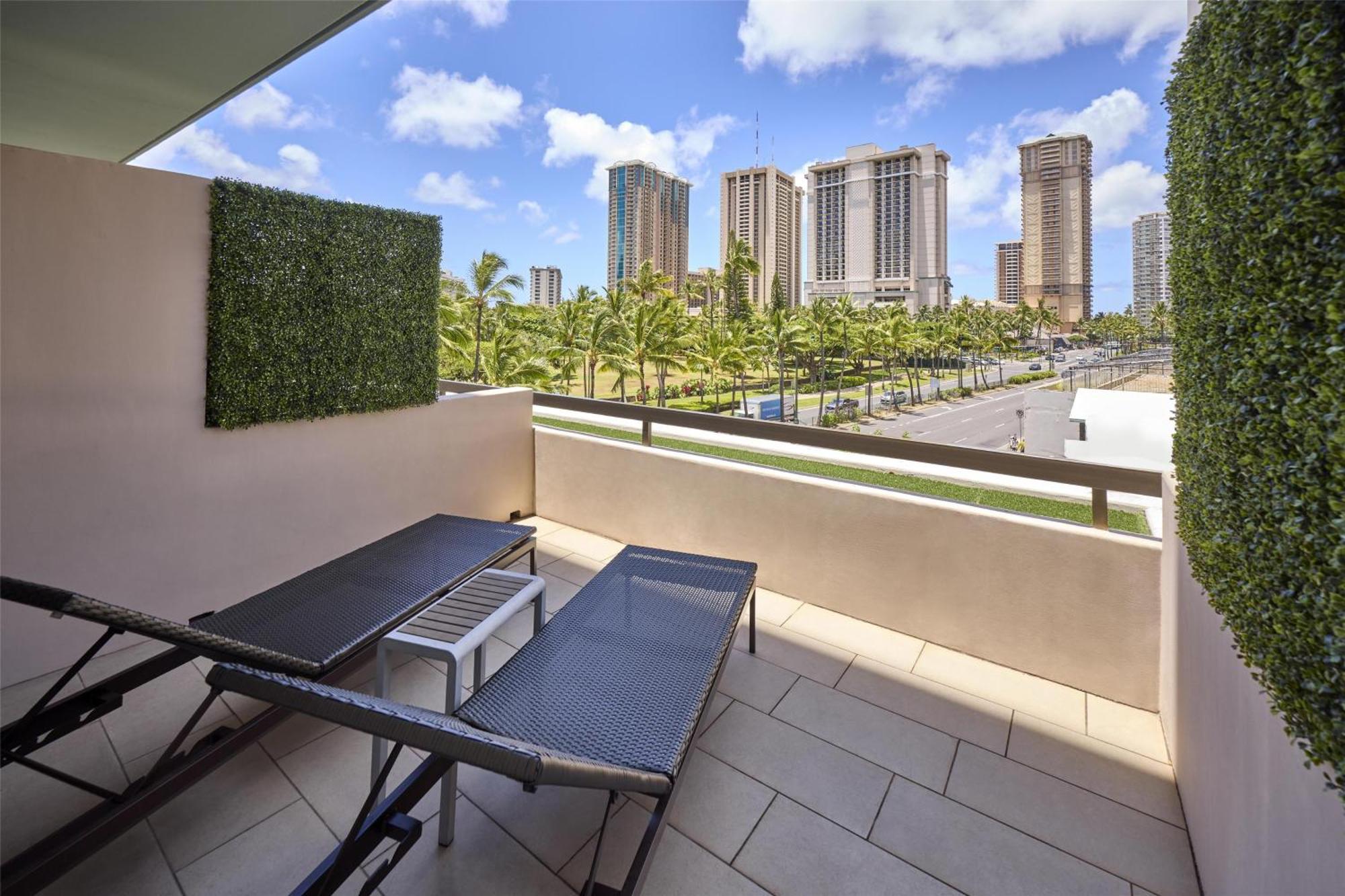 King Room City View Lounge Lanai