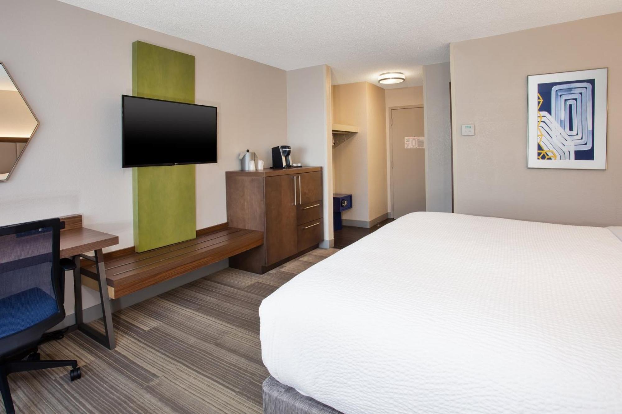 Standard King Room