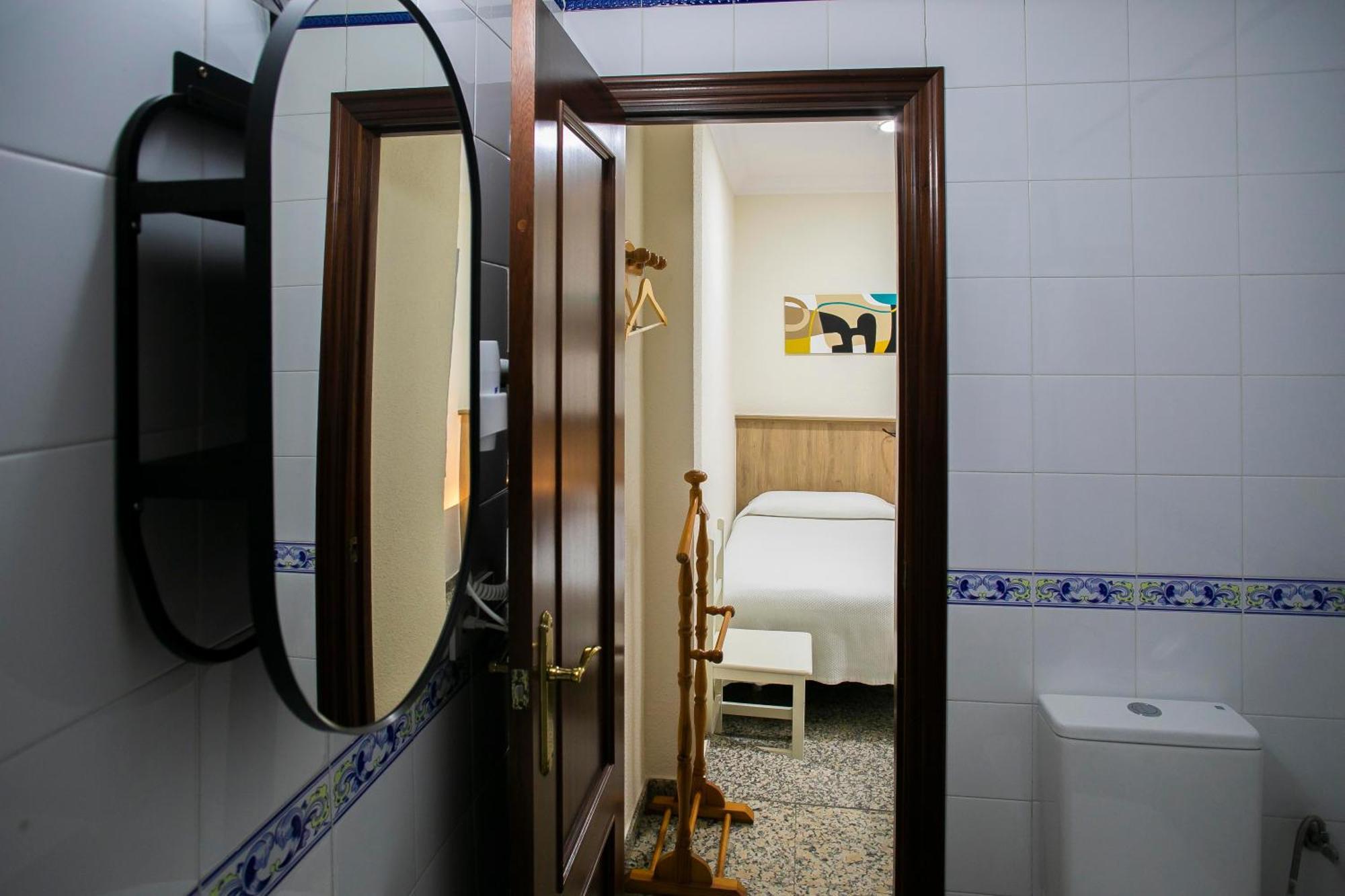 Single Room,1697866684:JPEG