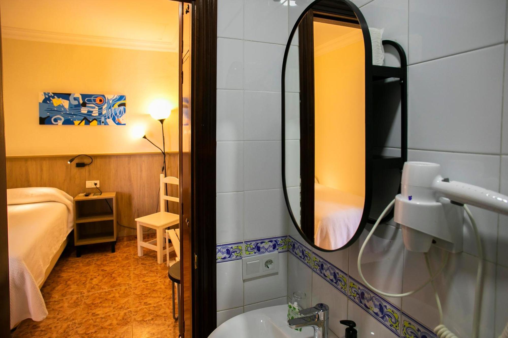Budget Single Room
