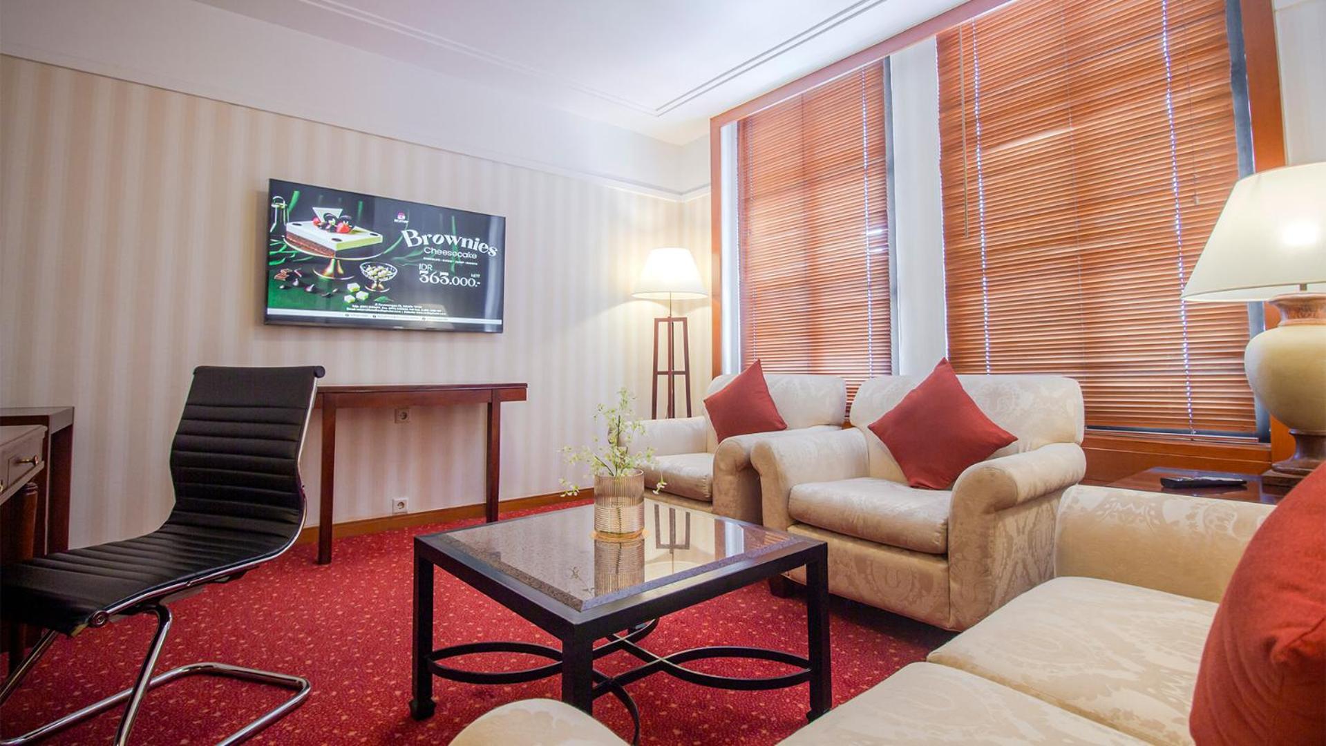 Plaza Club Suite