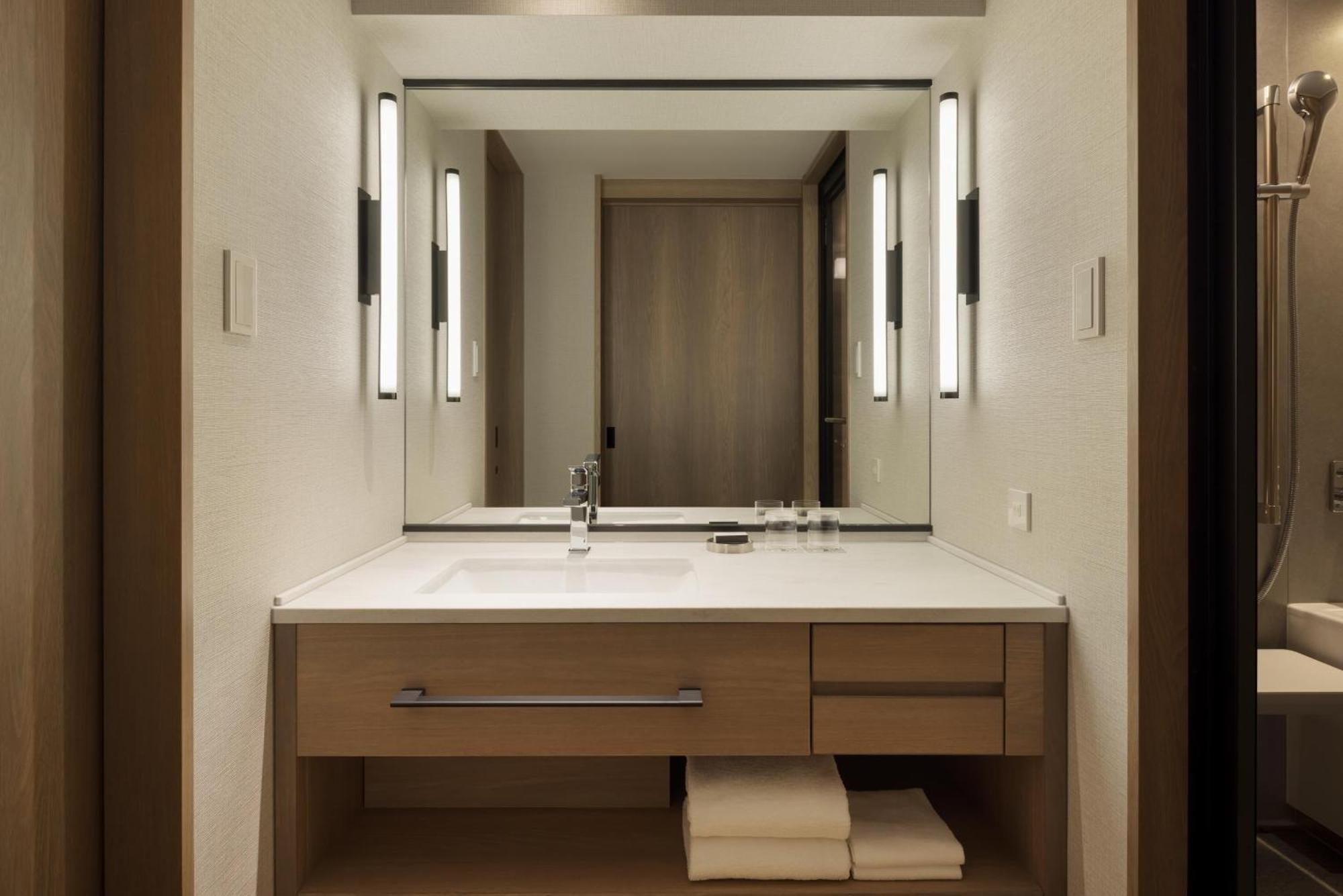 SUI PREMIUM DELUXE KING Guest room 1 King