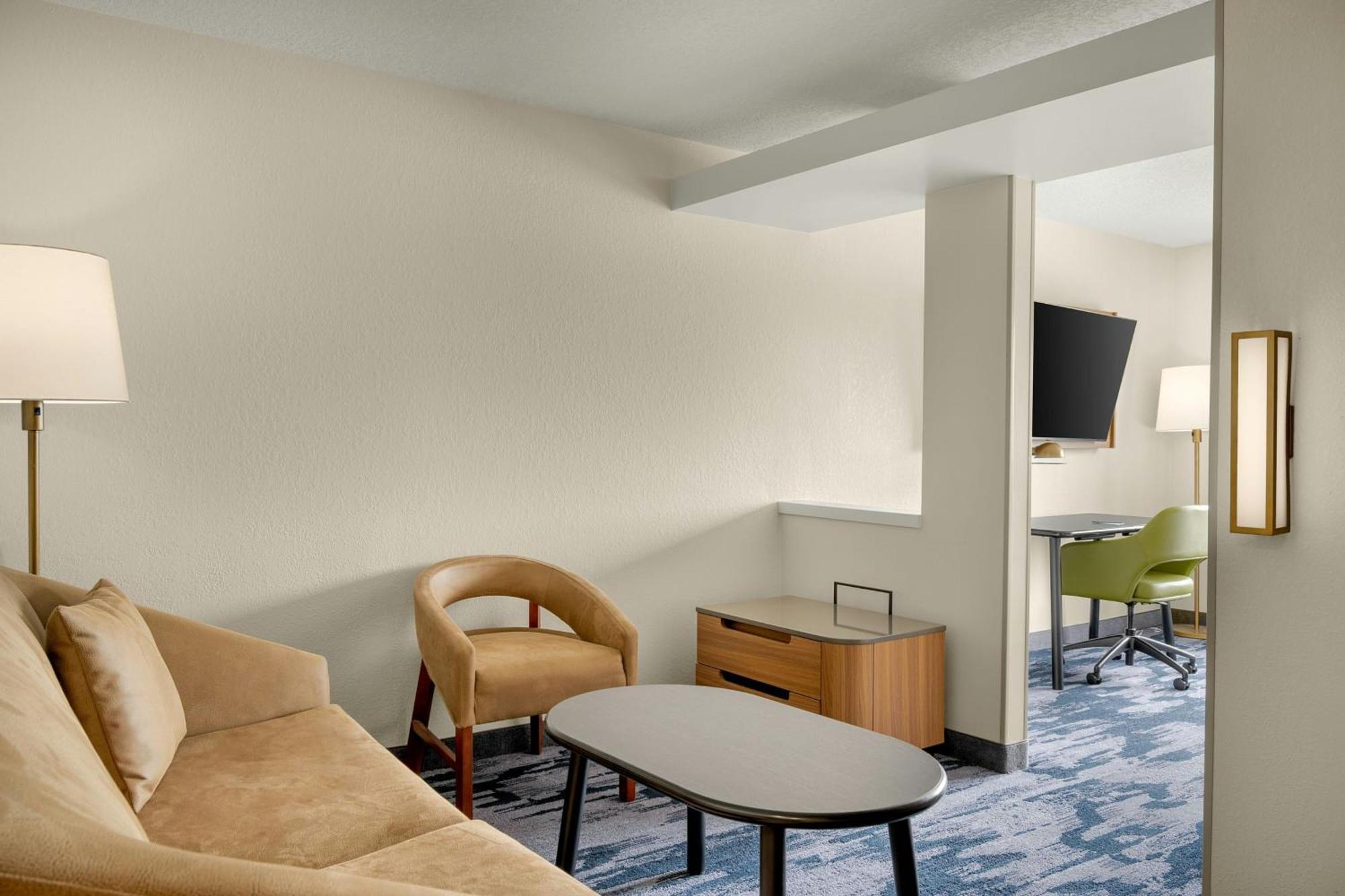 King Suite with Bathtub and Sofa Bed - Mobility Access/Hearing Accessible