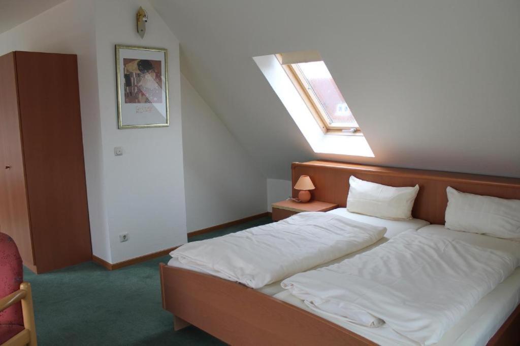 Classic Double Room,79467639:JPEG