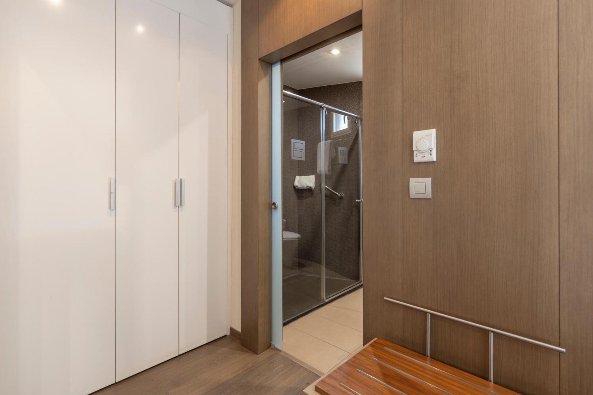 Single Interior Room