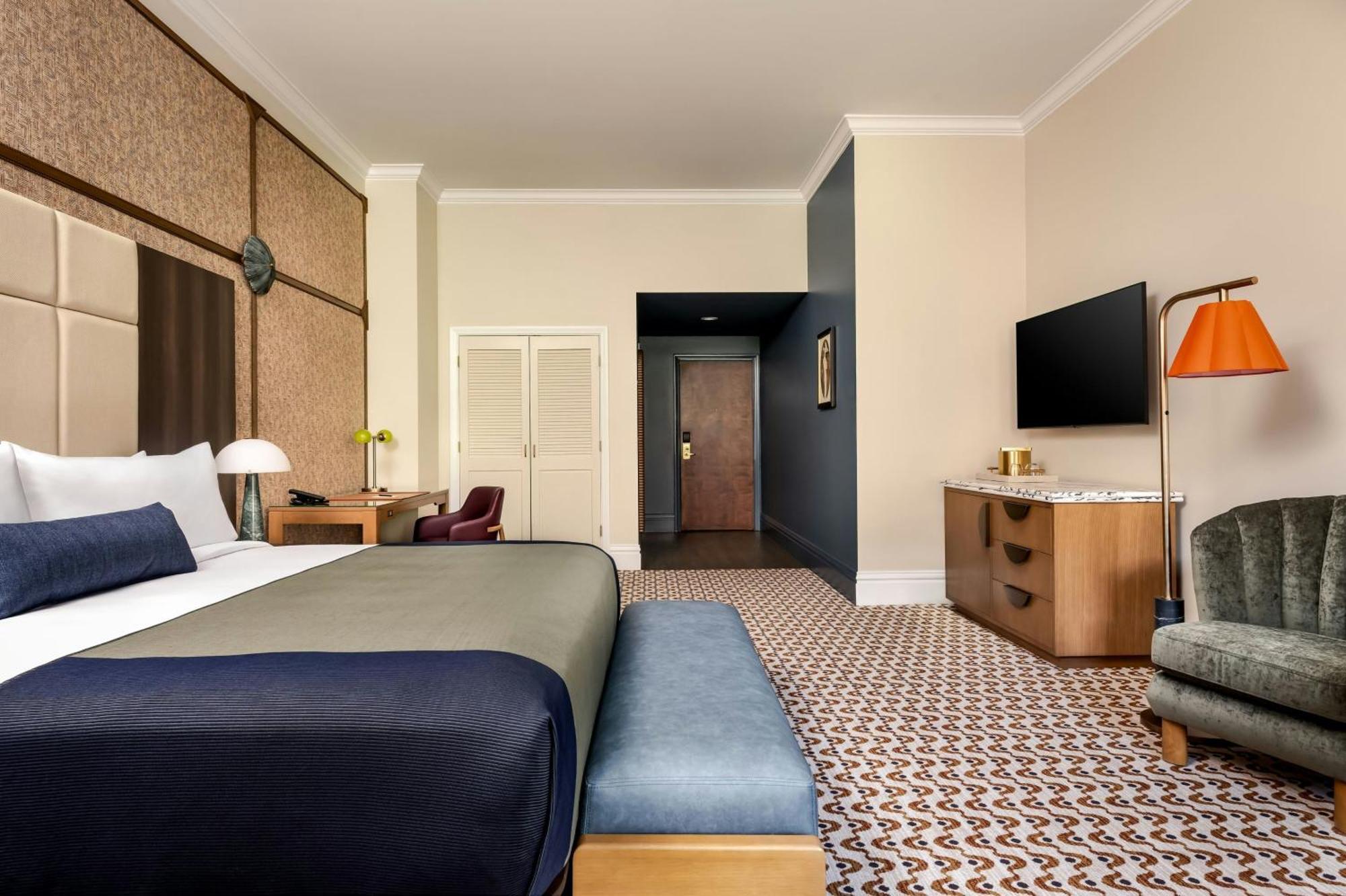 Larger Guest room 1 King,1697959308:JPEG