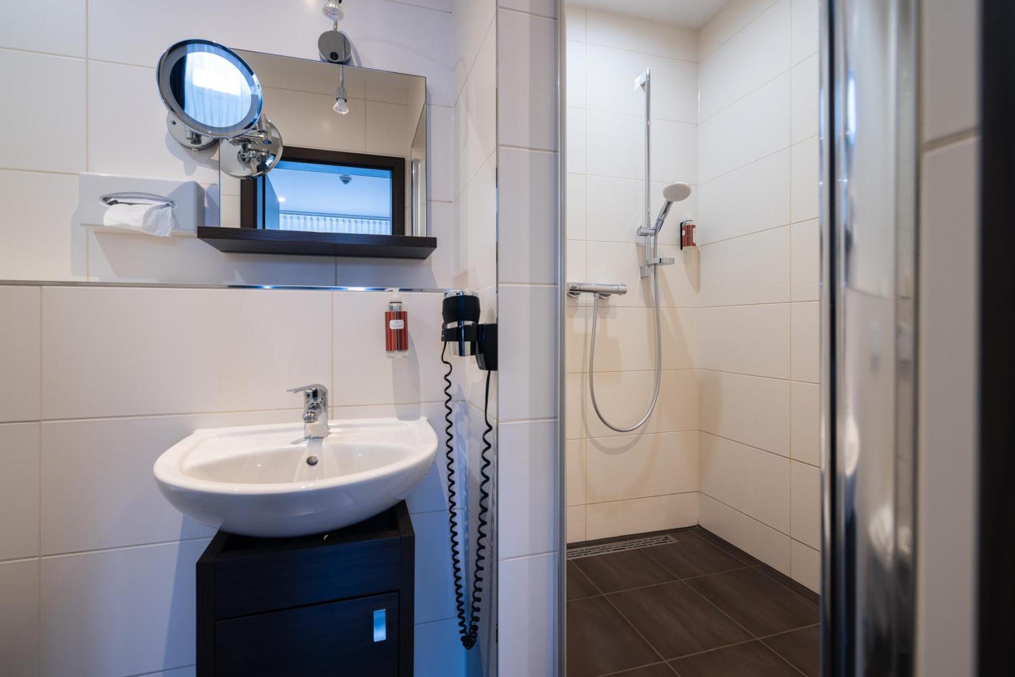 Junior Suite Shower