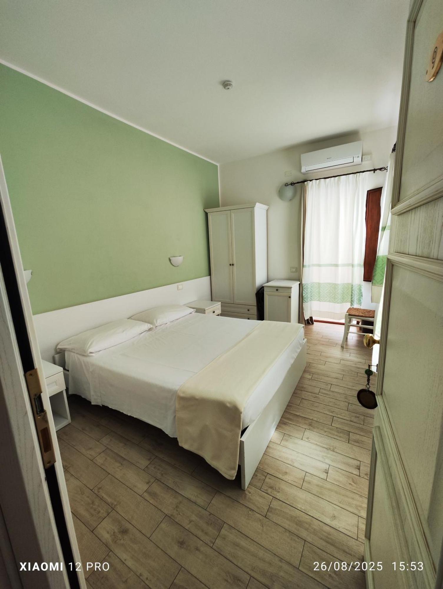 Single Room Balcony