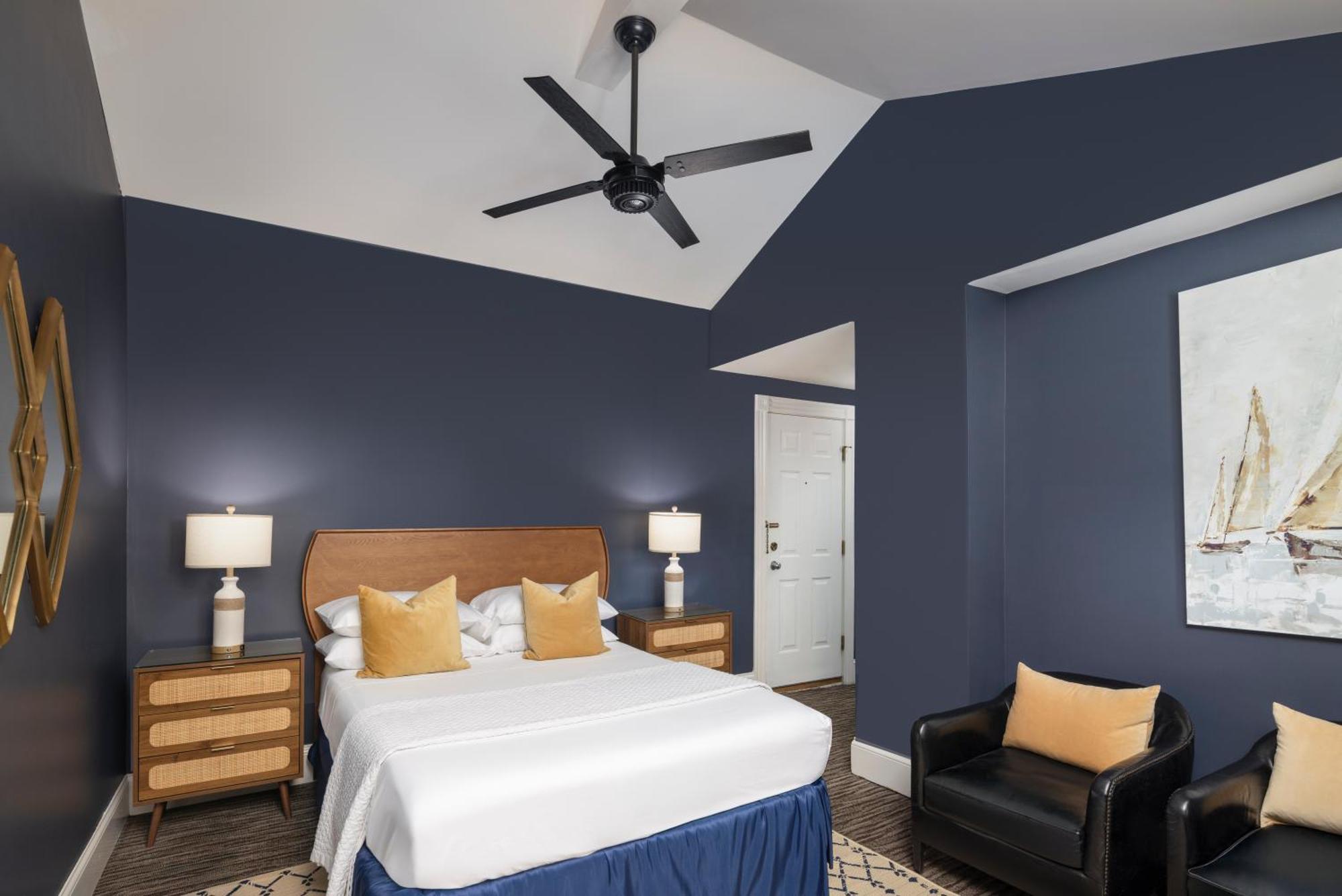 Deluxe Queen Room,1697975229:JPEG