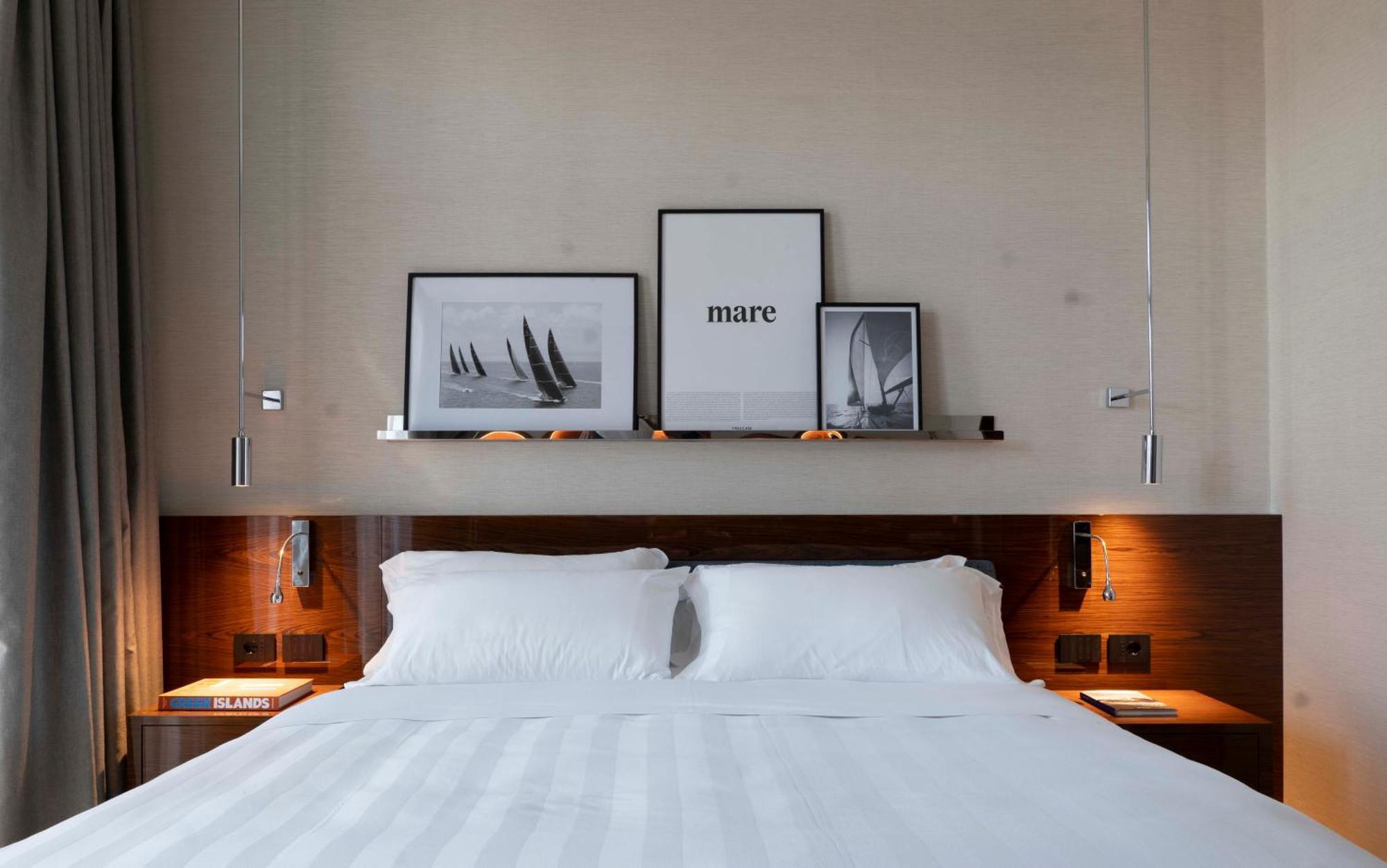 Deluxe Room,1697978330:JPEG