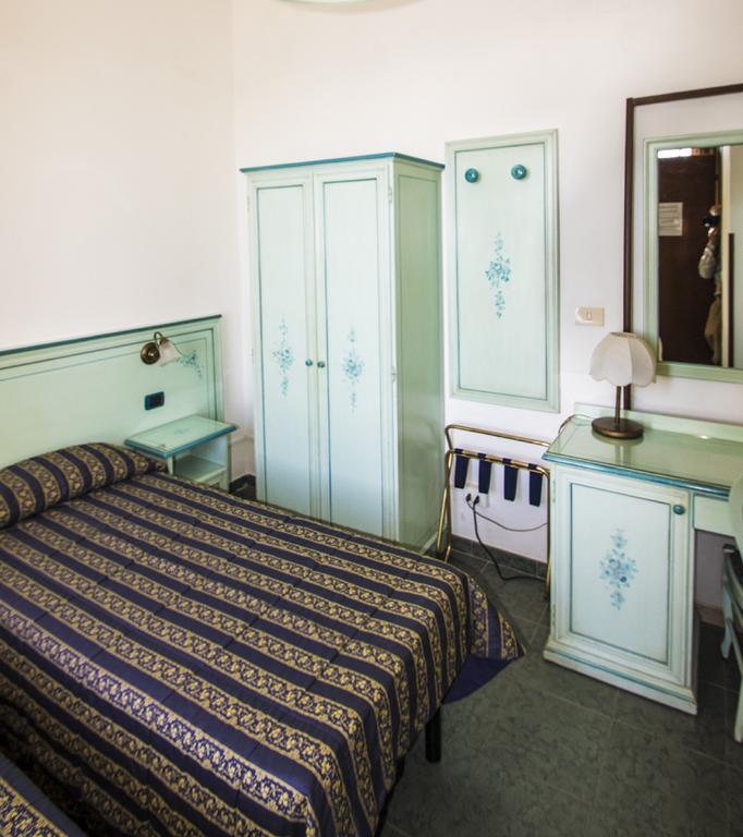 Double or Twin Room Sea View