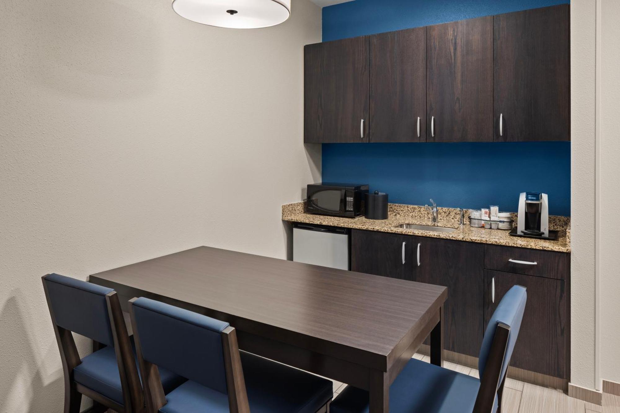 One-Bedroom Suite