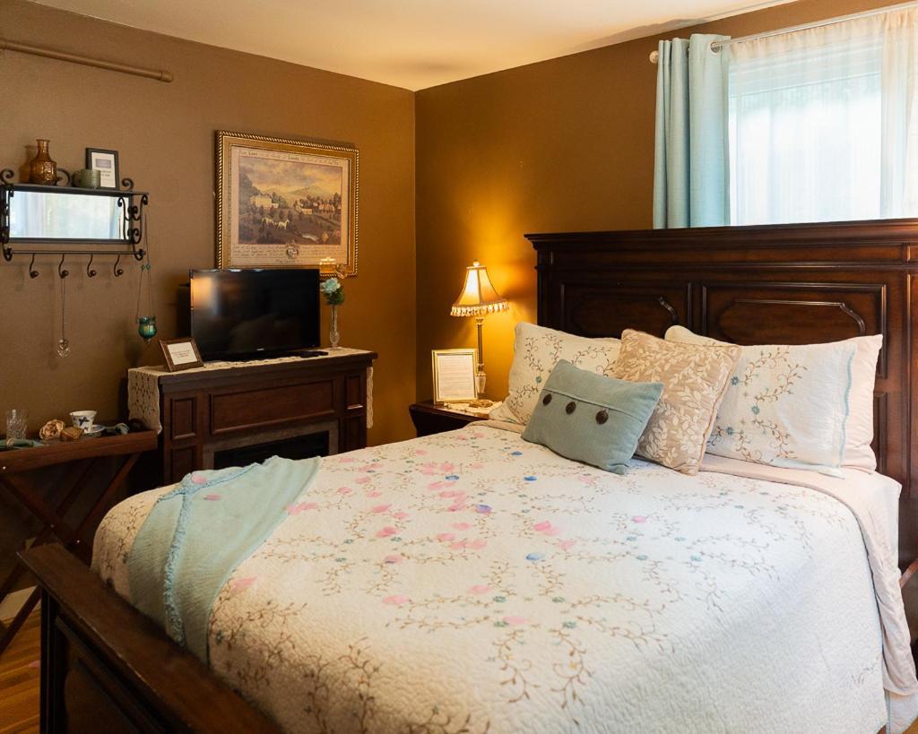 Comfort Queen Room