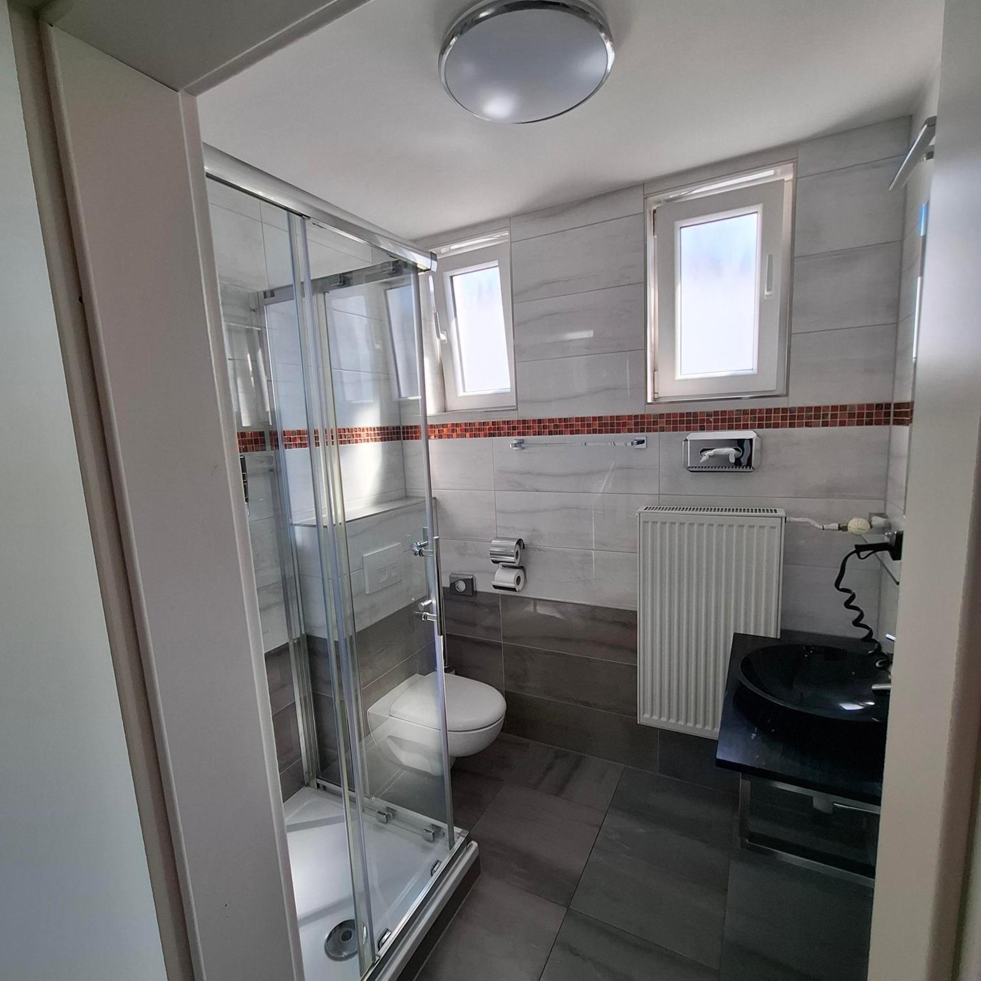 Deluxe Suite Spa Bath,1698113482:JPEG