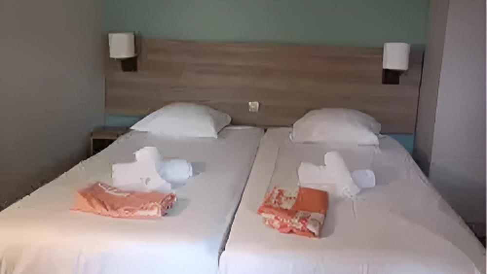 Three-Bedroom Apartment,1398055979:JPEG